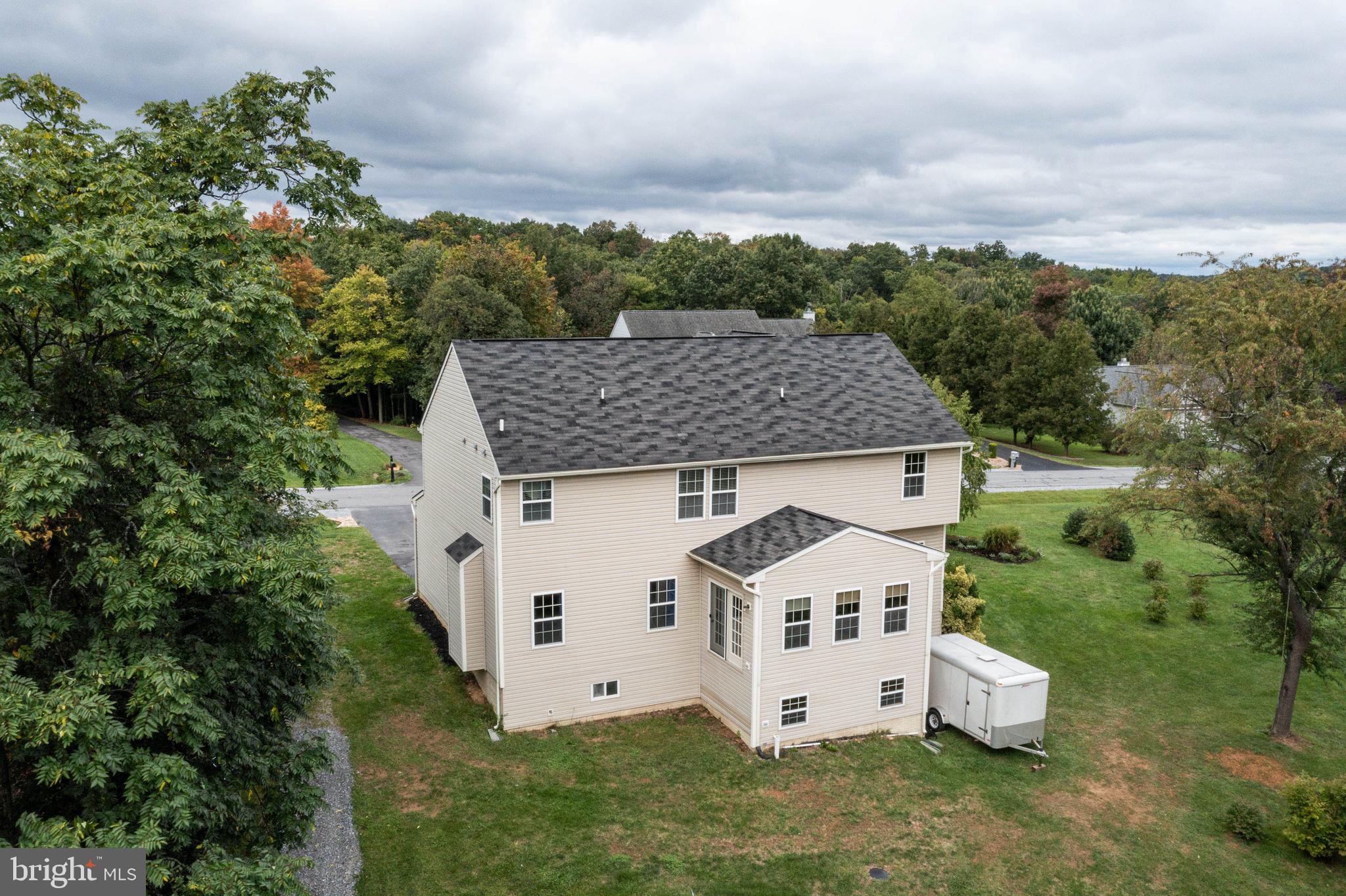 RIVER HILLS - Residential