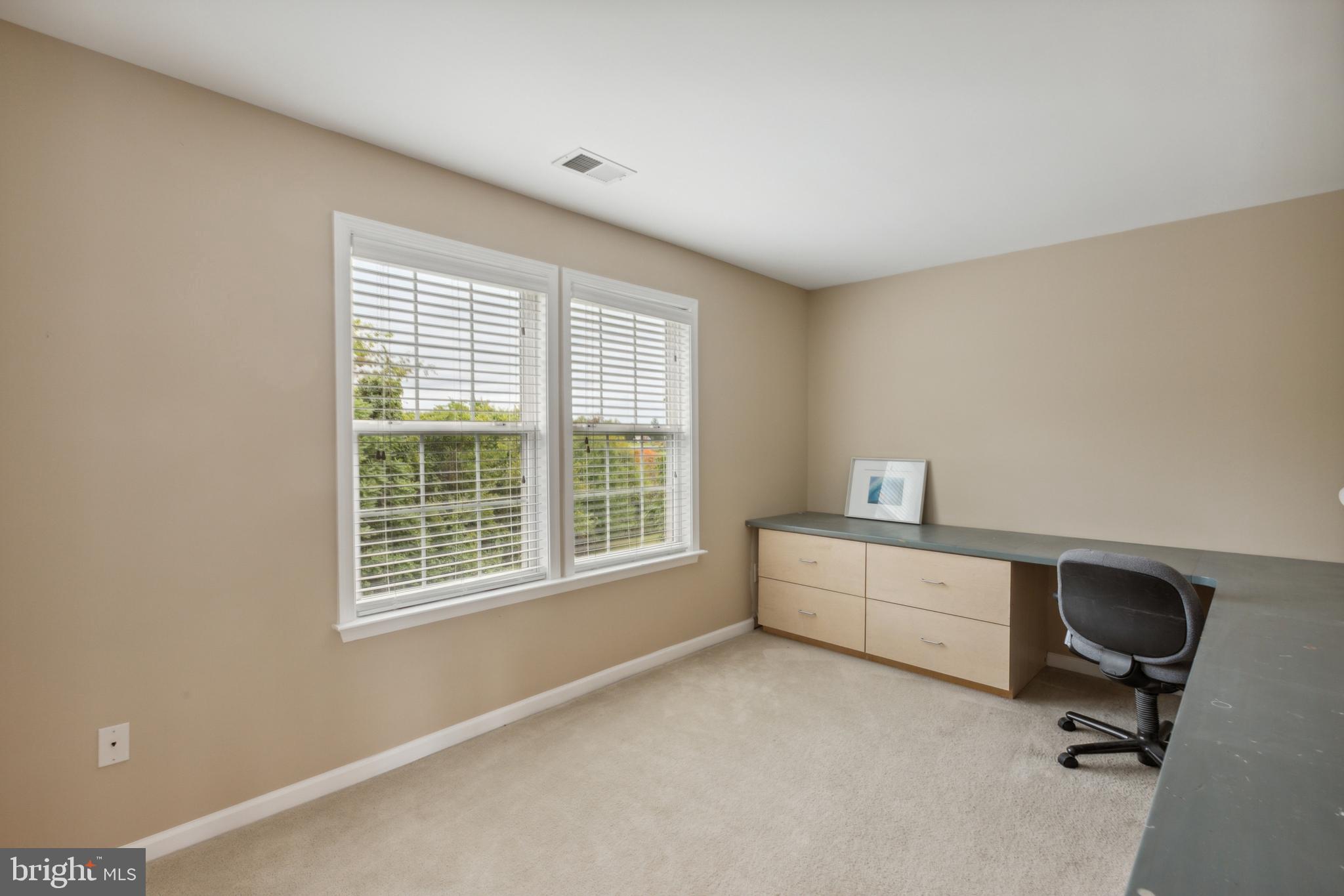 RIVER HILLS - Residential