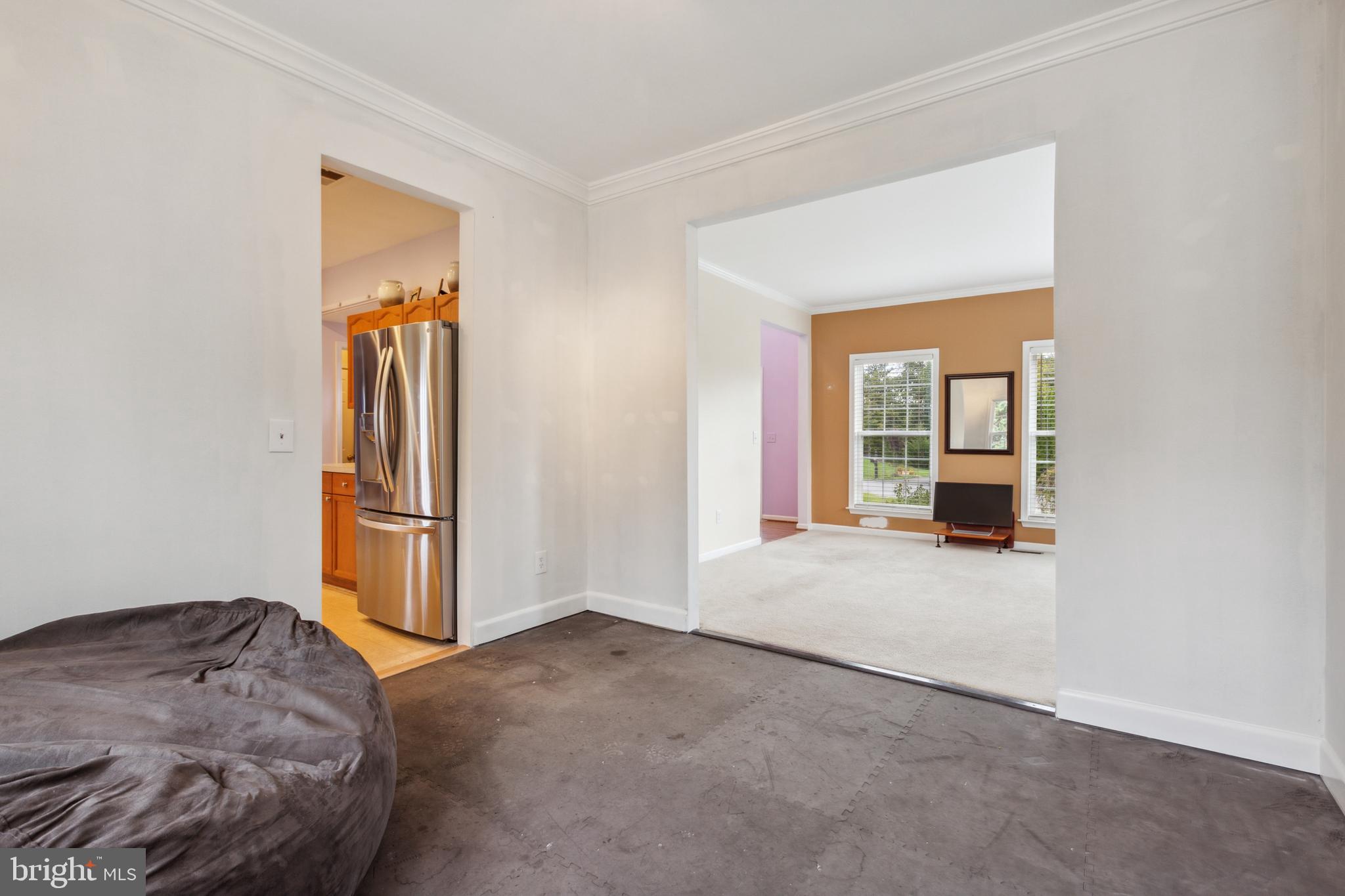 RIVER HILLS - Residential