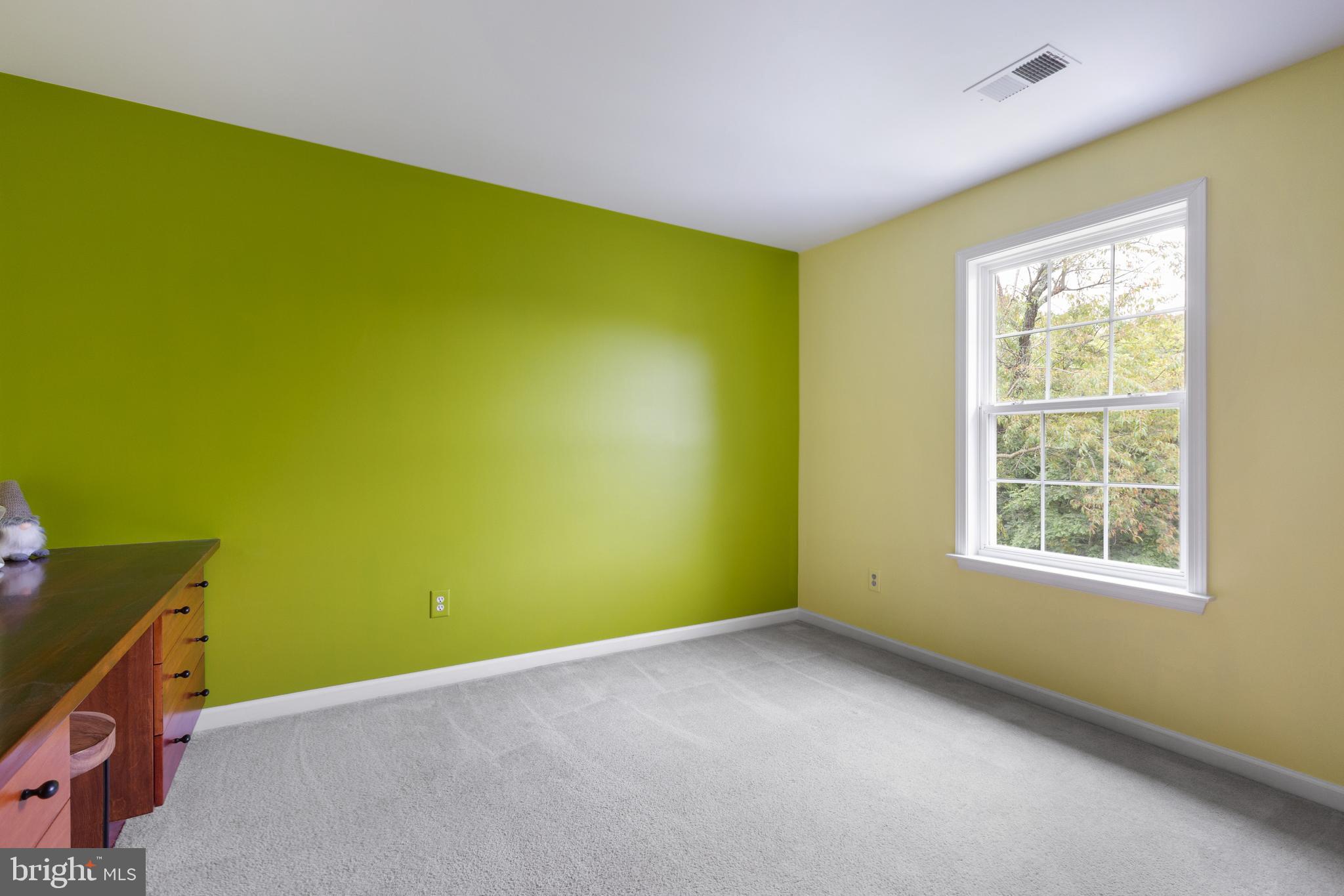 RIVER HILLS - Residential