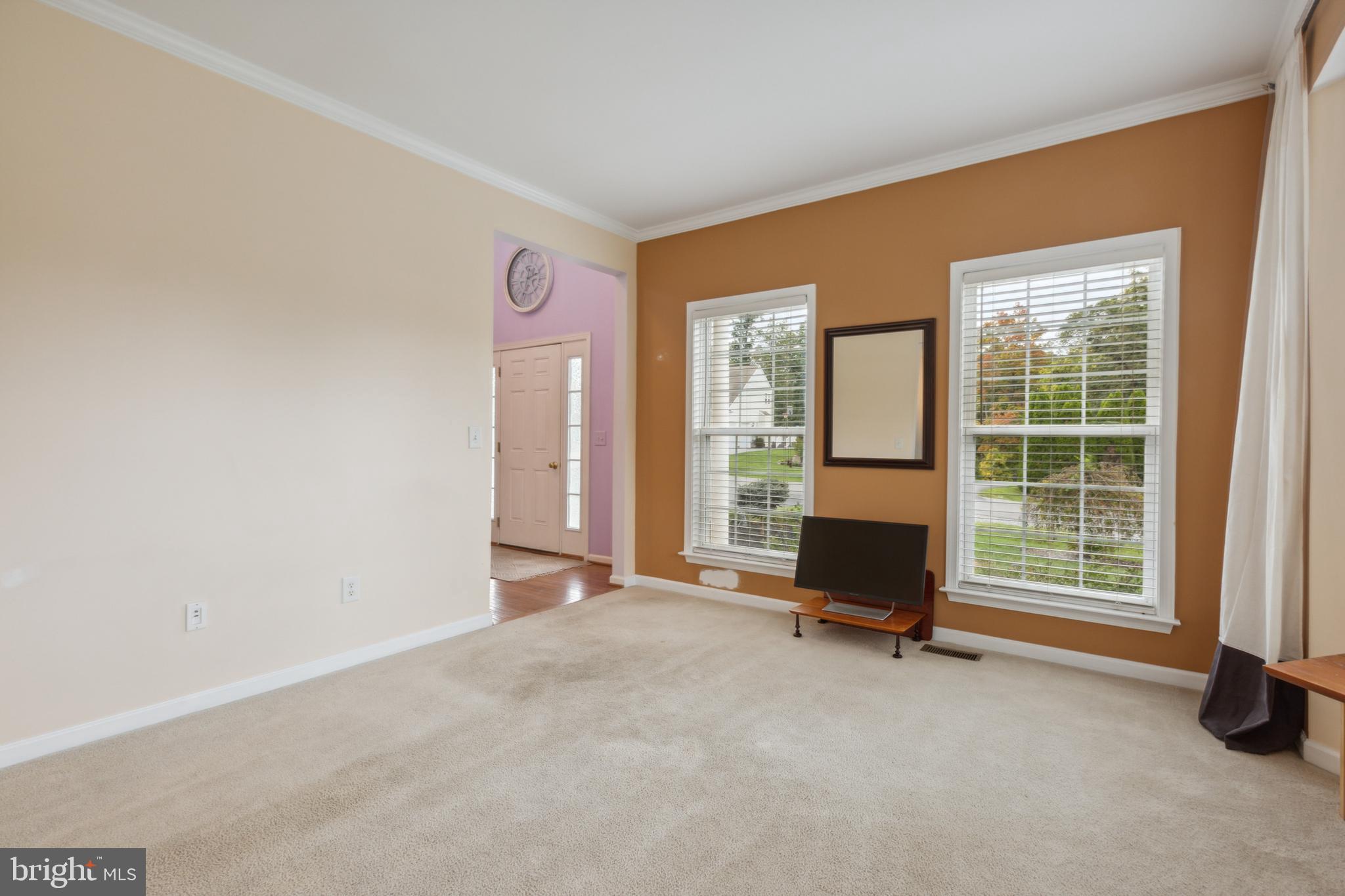 RIVER HILLS - Residential