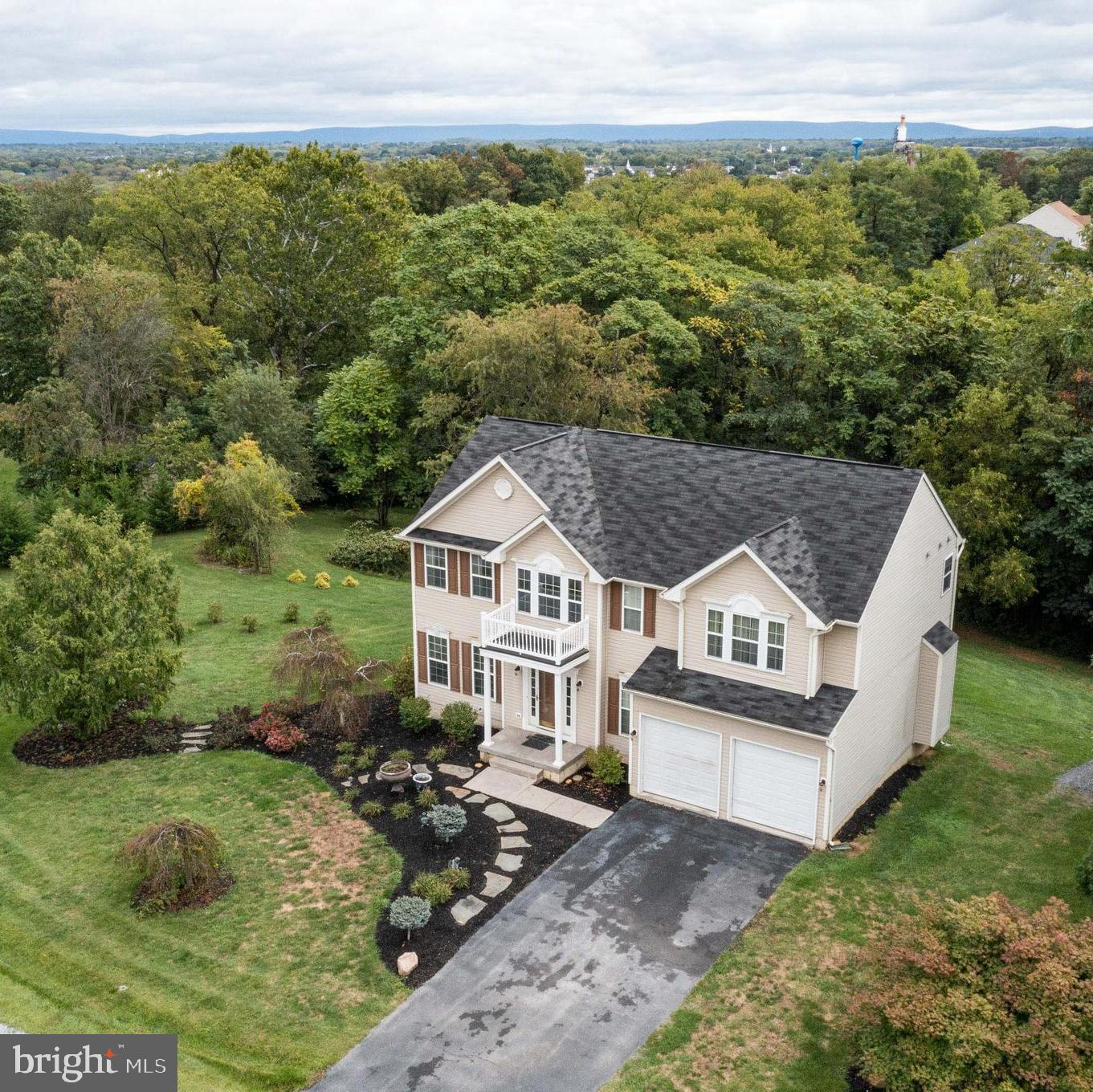 RIVER HILLS - Residential