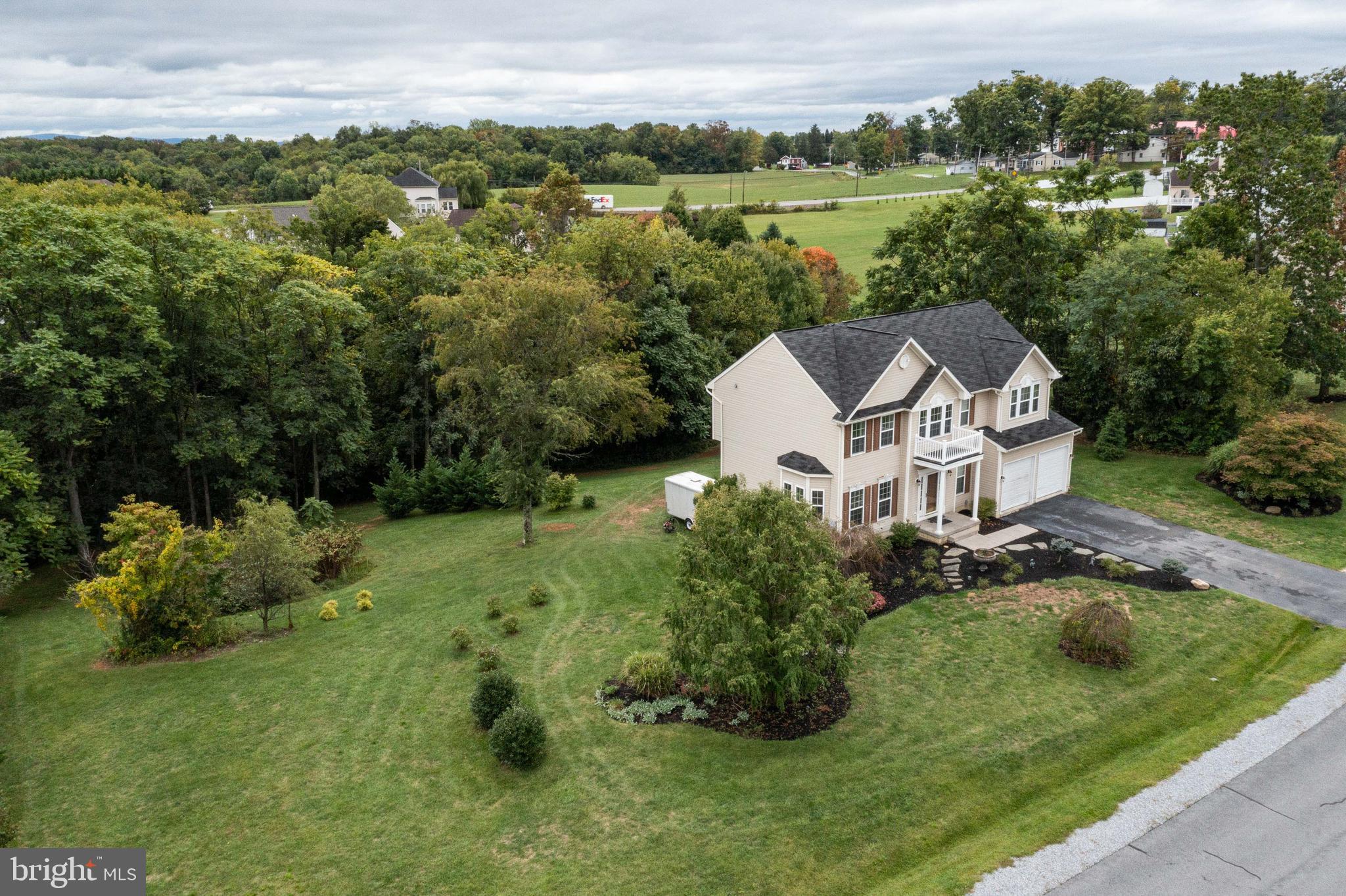 RIVER HILLS - Residential