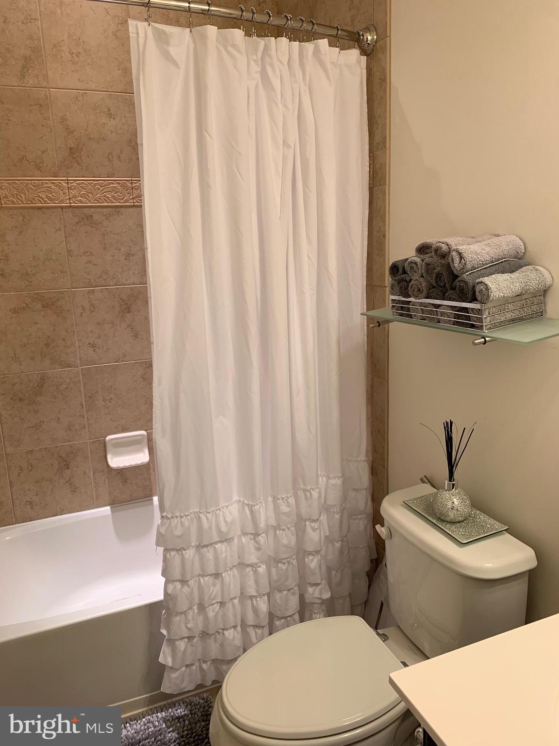 ESPLANADE AT RED RUN - Residential Lease