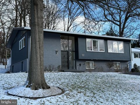 1717 VALLEY AVENUE MCLEAN VA 22101