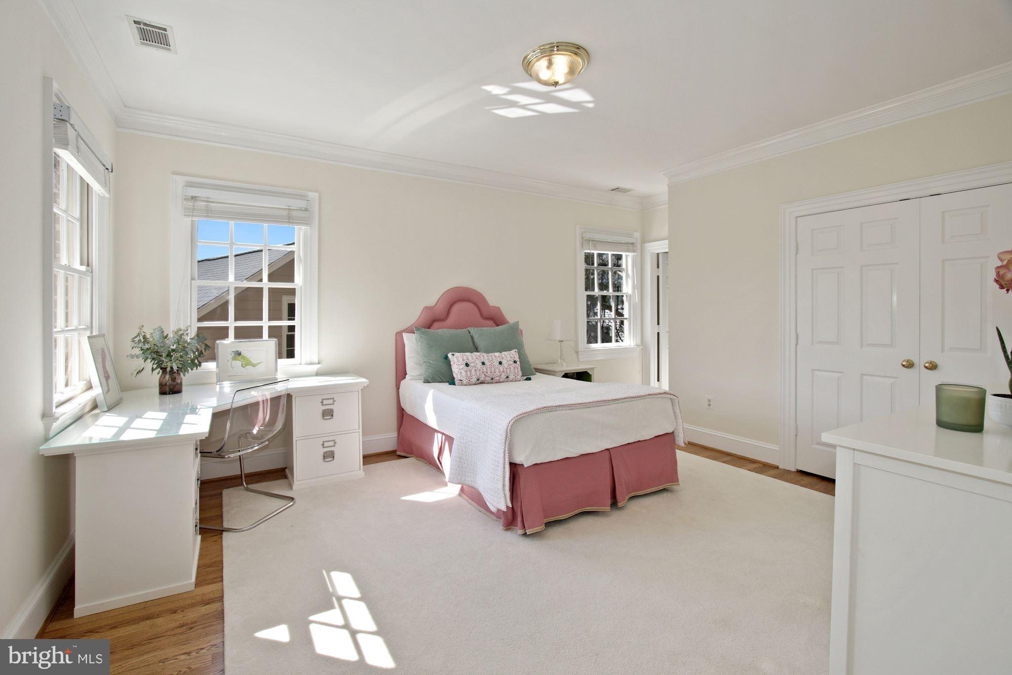 MCAULEY PARK - Residential