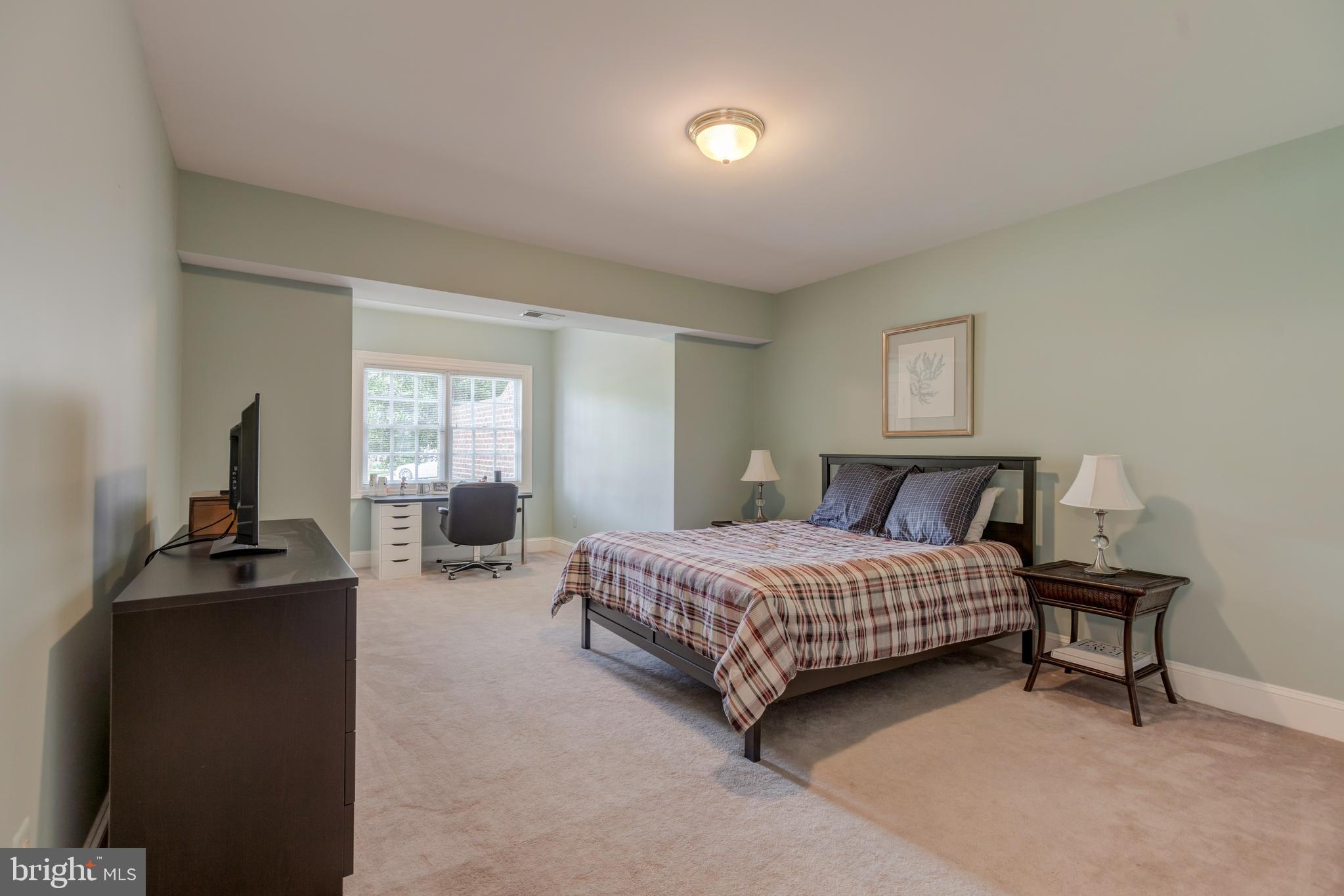 MCAULEY PARK - Residential