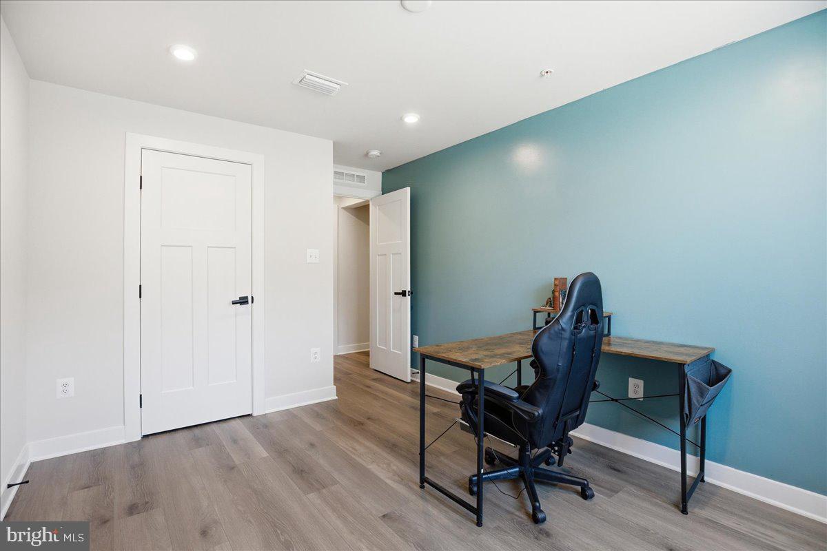 BRENTWOOD - Residential