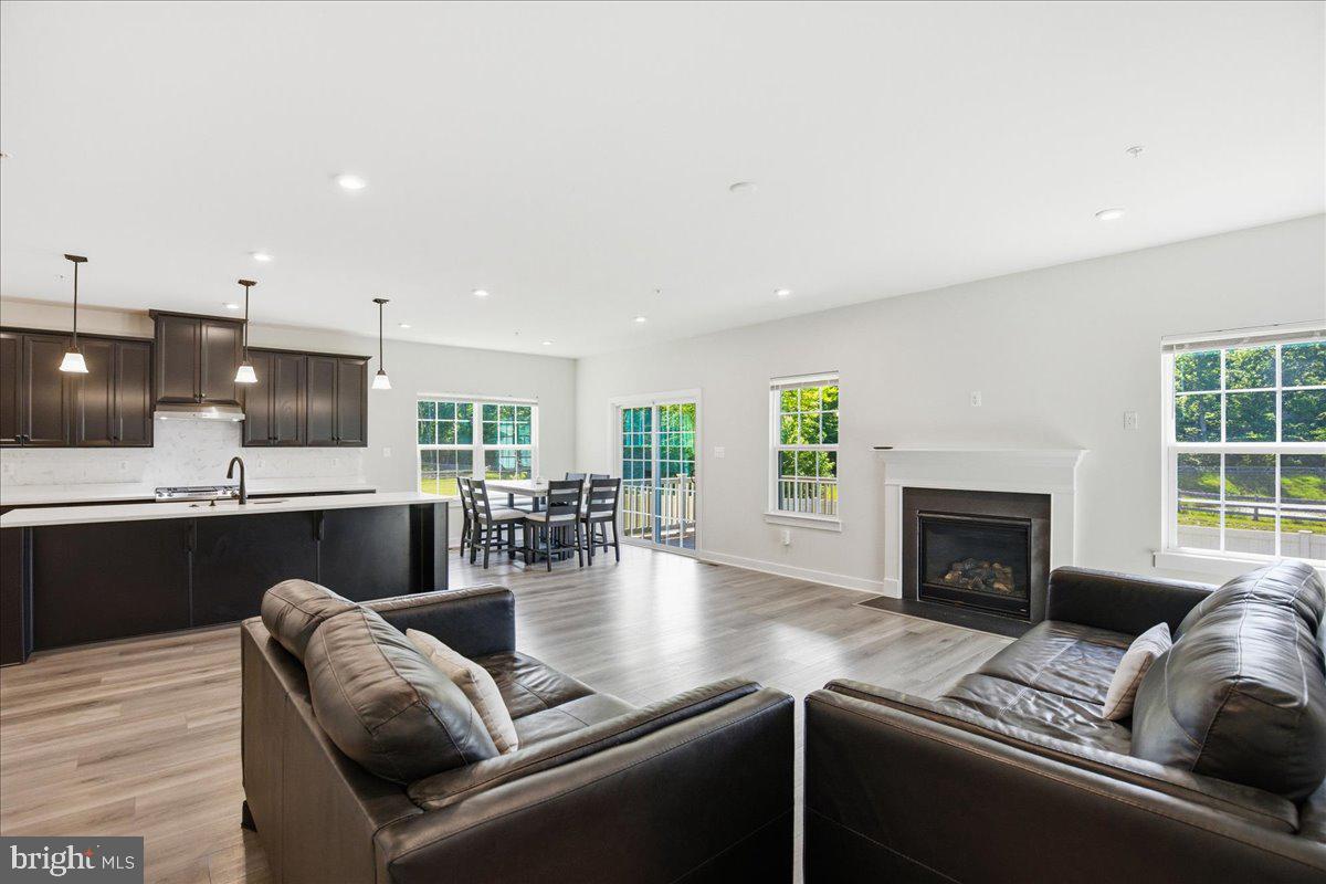 BRENTWOOD - Residential