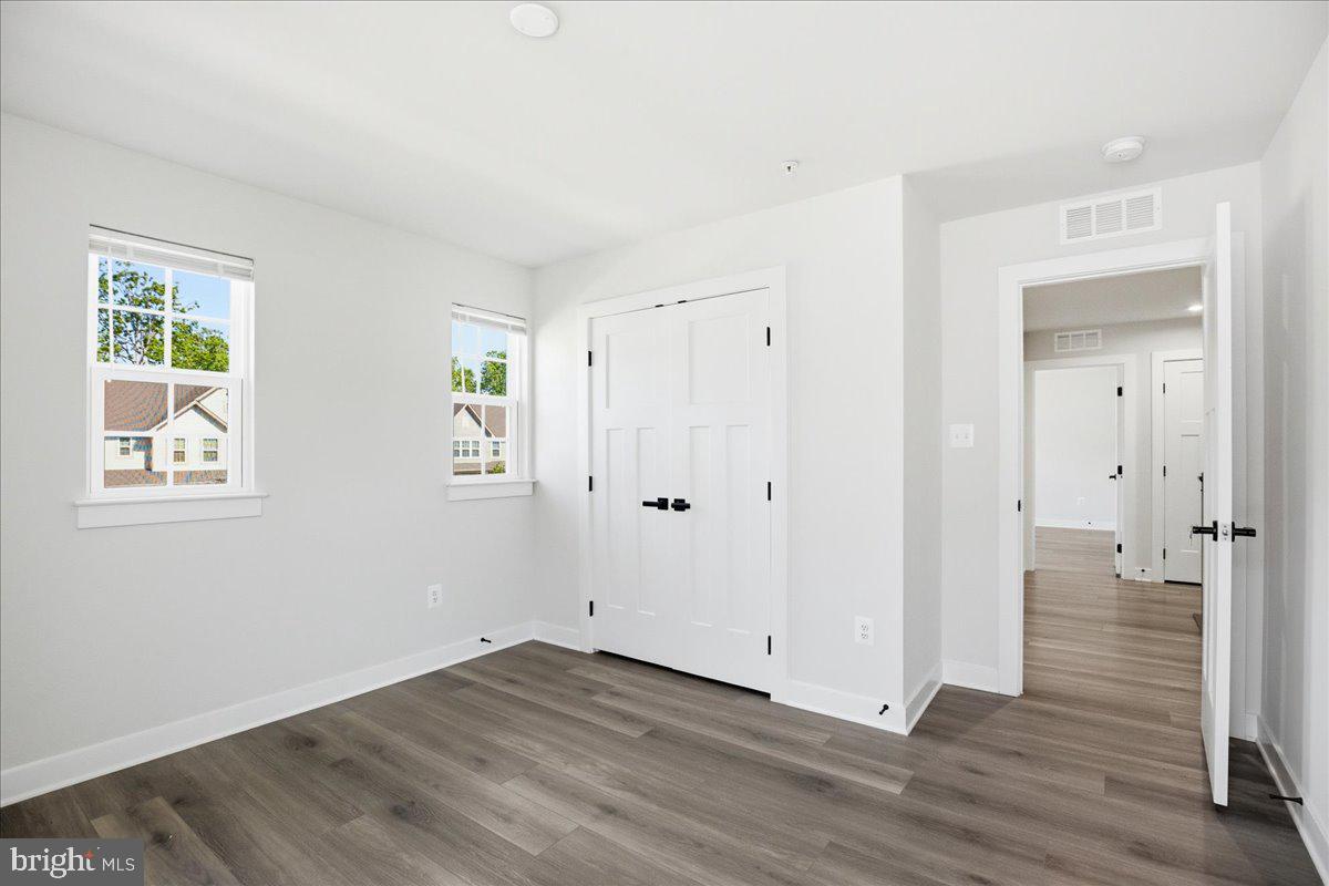 BRENTWOOD - Residential