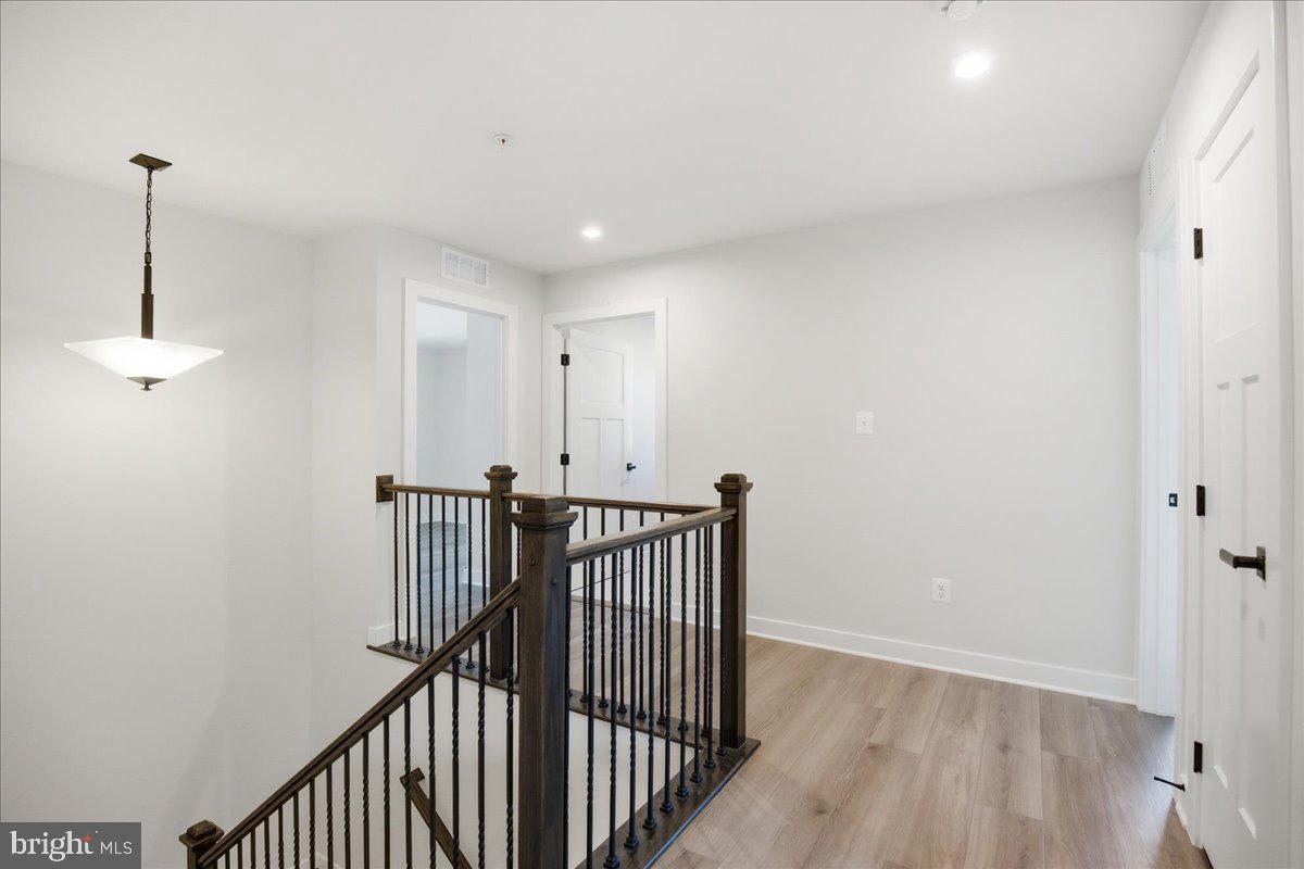 BRENTWOOD - Residential