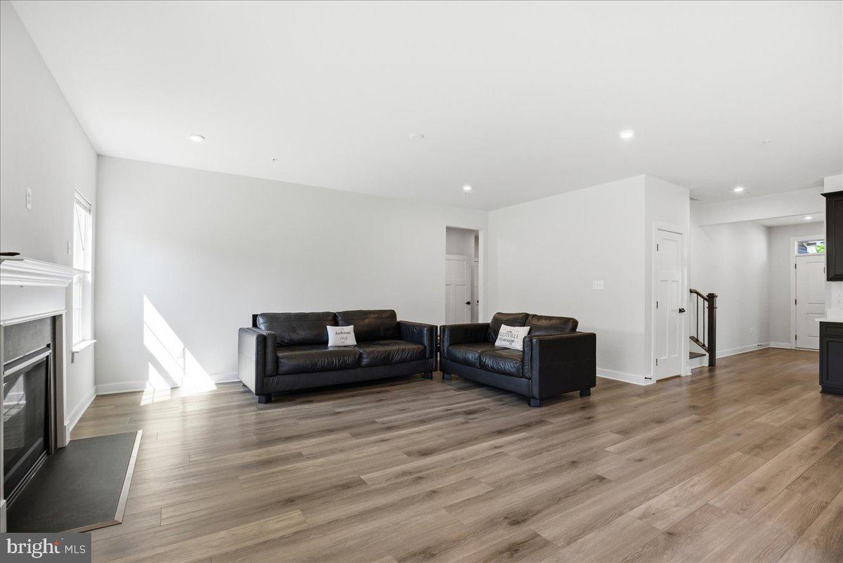 BRENTWOOD - Residential
