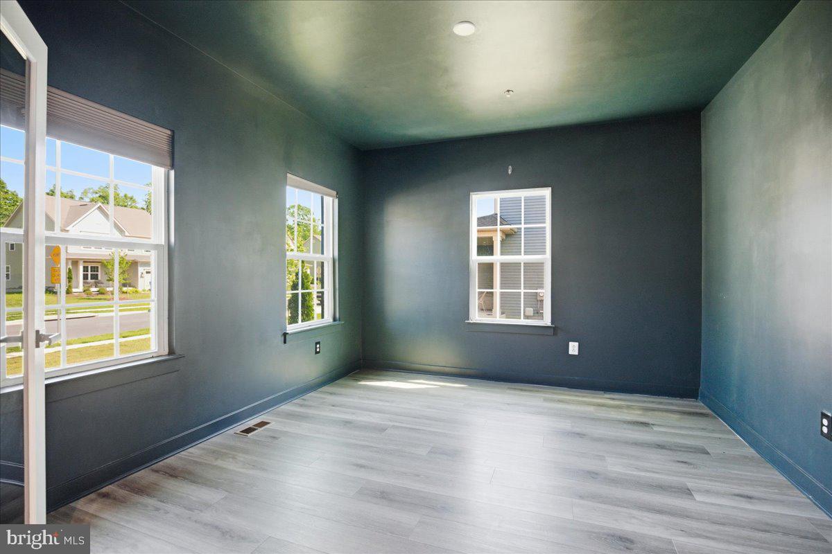 BRENTWOOD - Residential