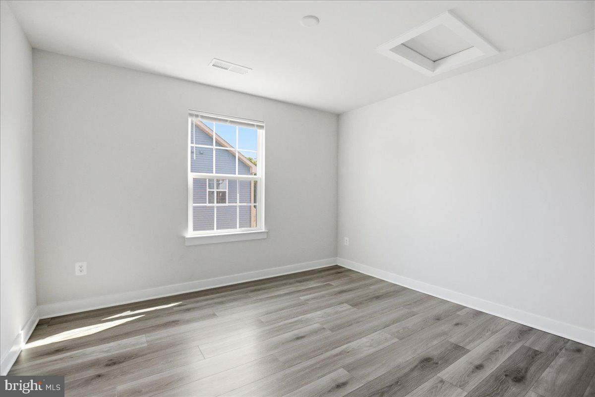 BRENTWOOD - Residential