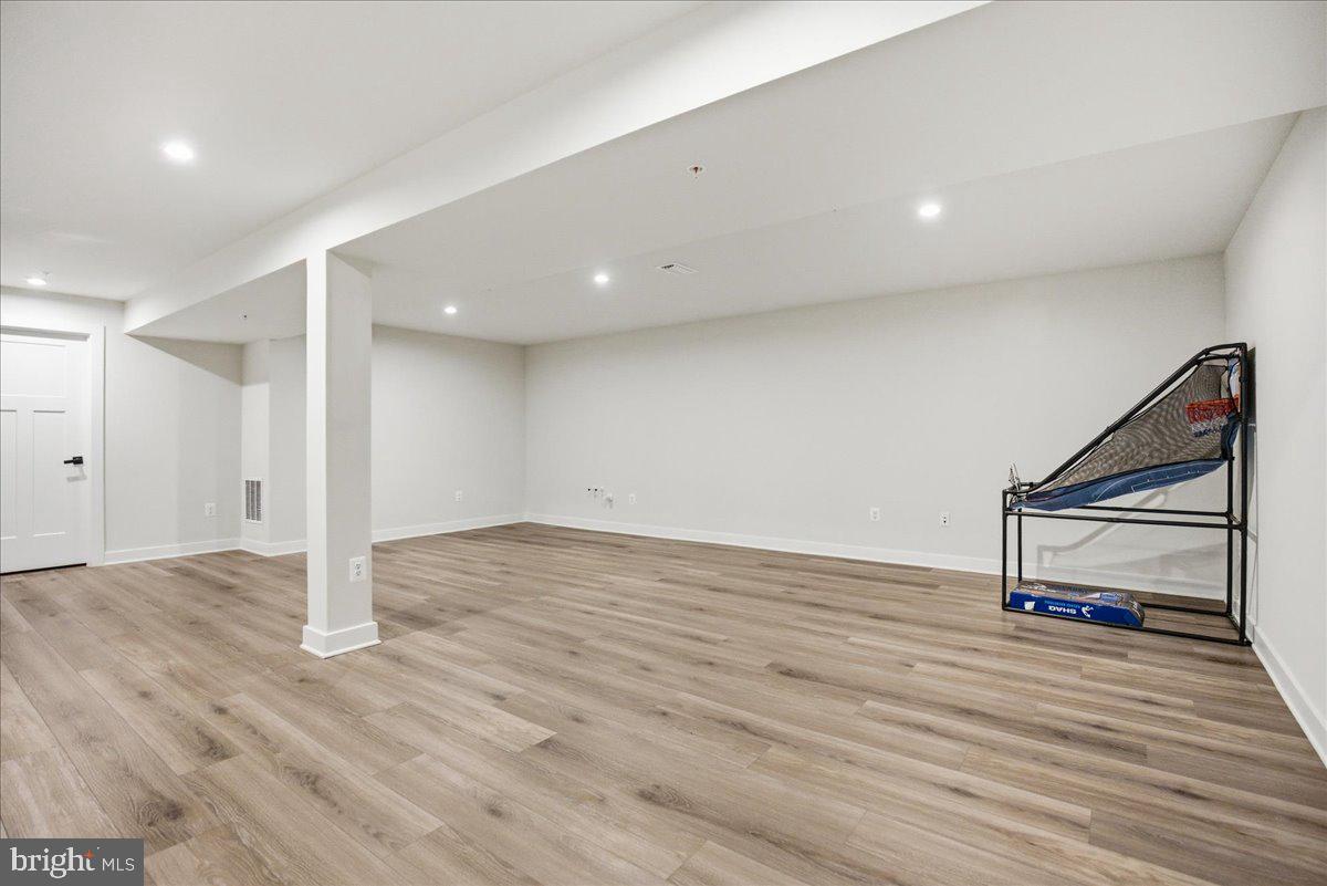 BRENTWOOD - Residential
