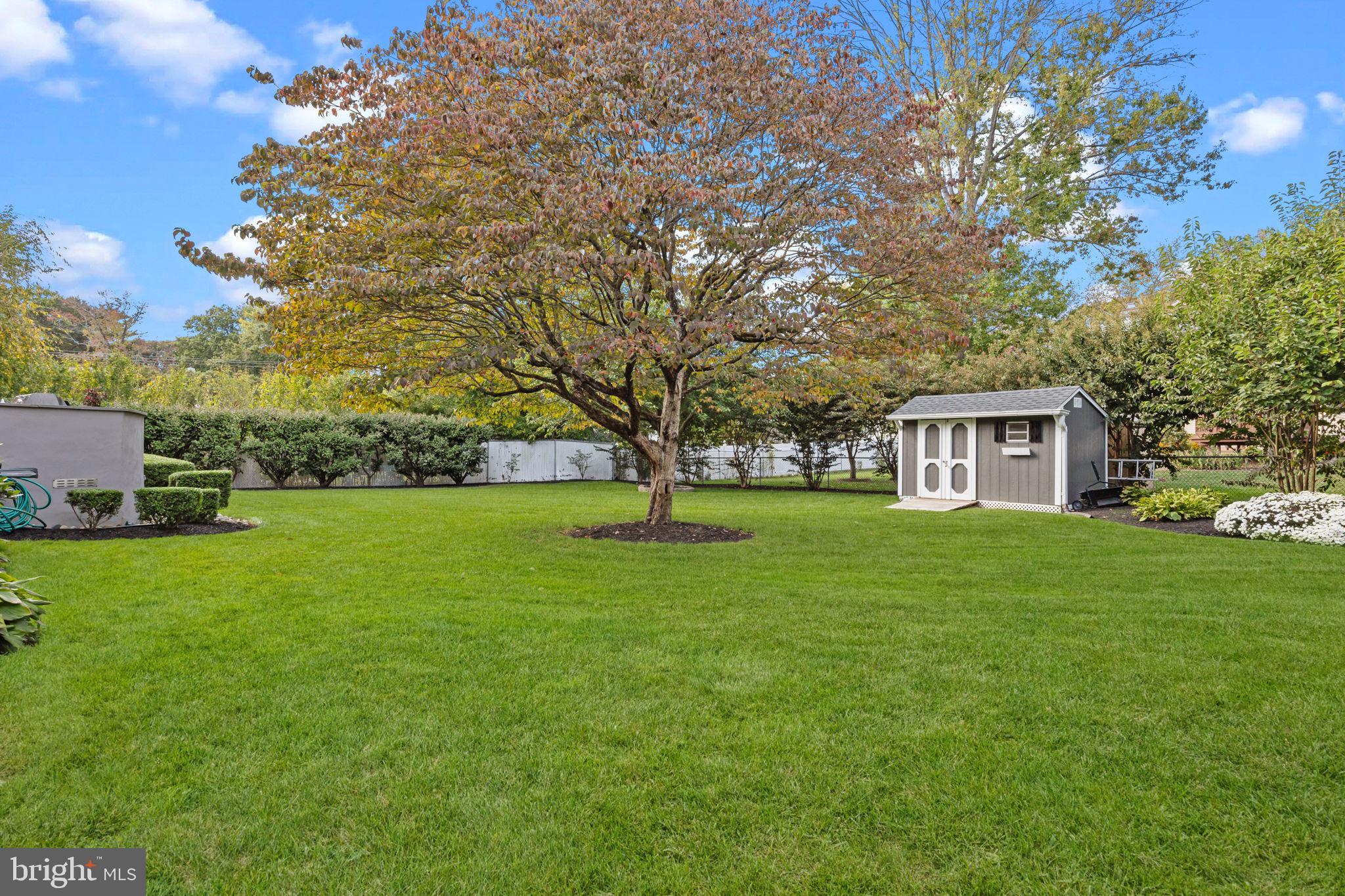 EDGEBROOK - Residential