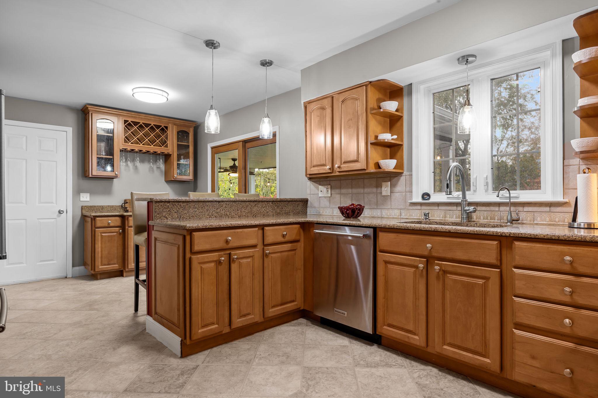 EDGEBROOK - Residential