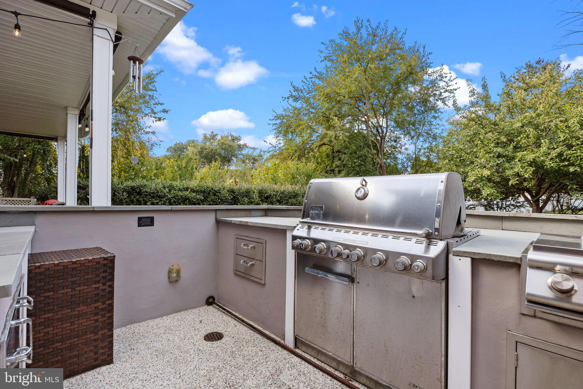 EDGEBROOK - Residential