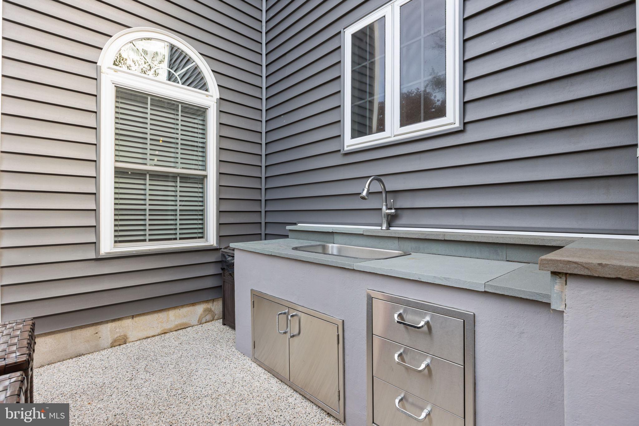 EDGEBROOK - Residential