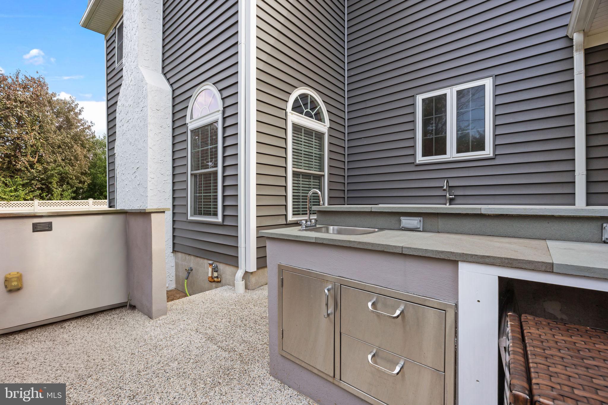 EDGEBROOK - Residential