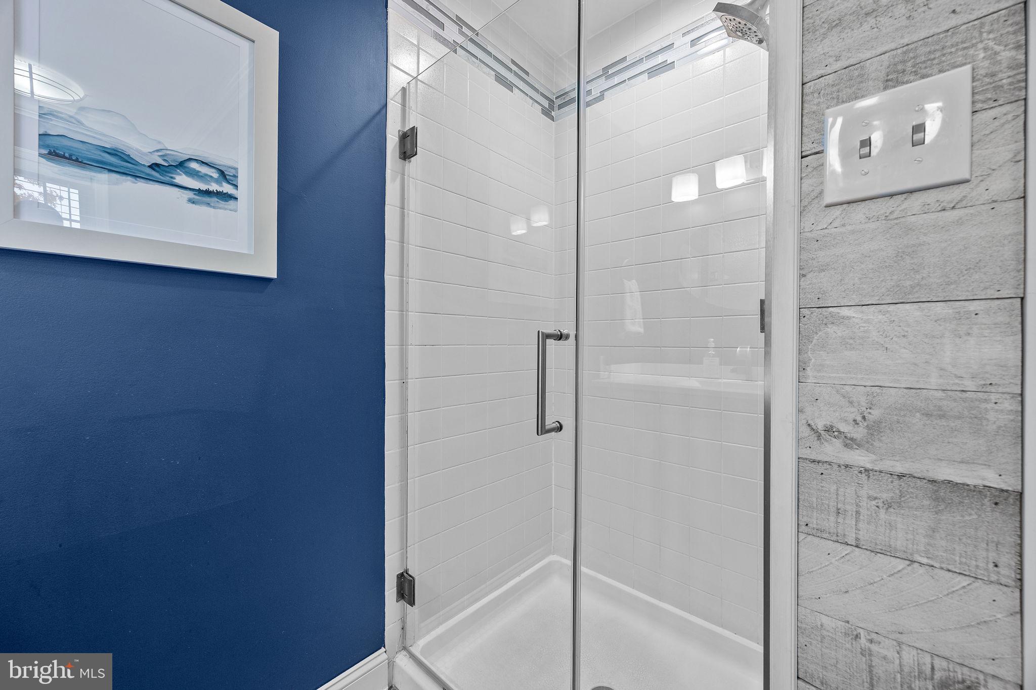 EDGEBROOK - Residential