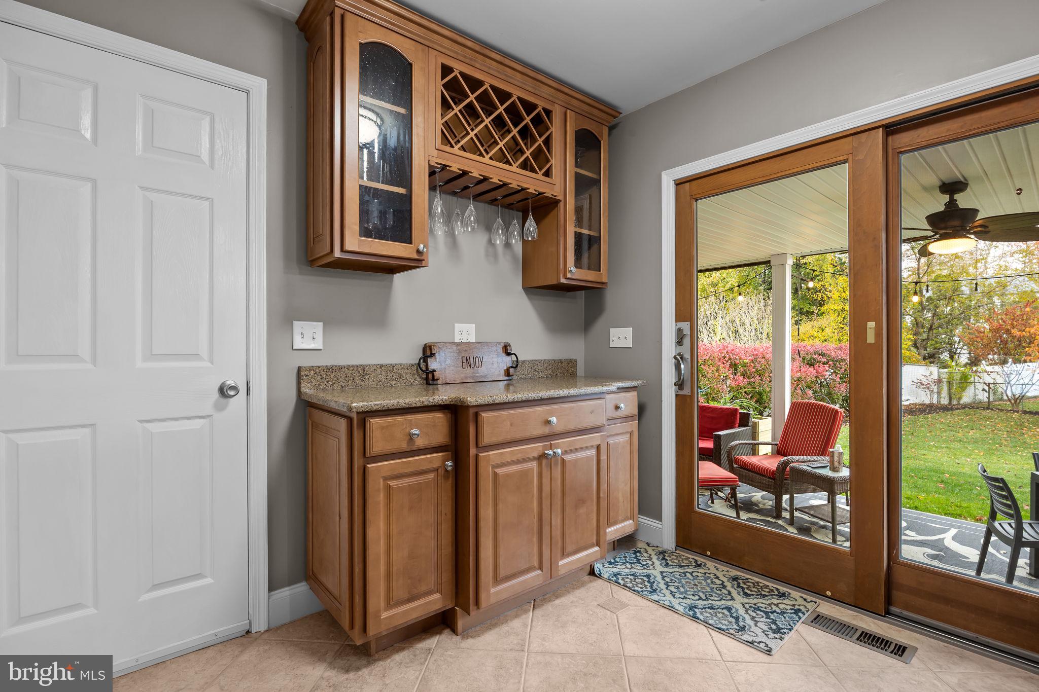 EDGEBROOK - Residential