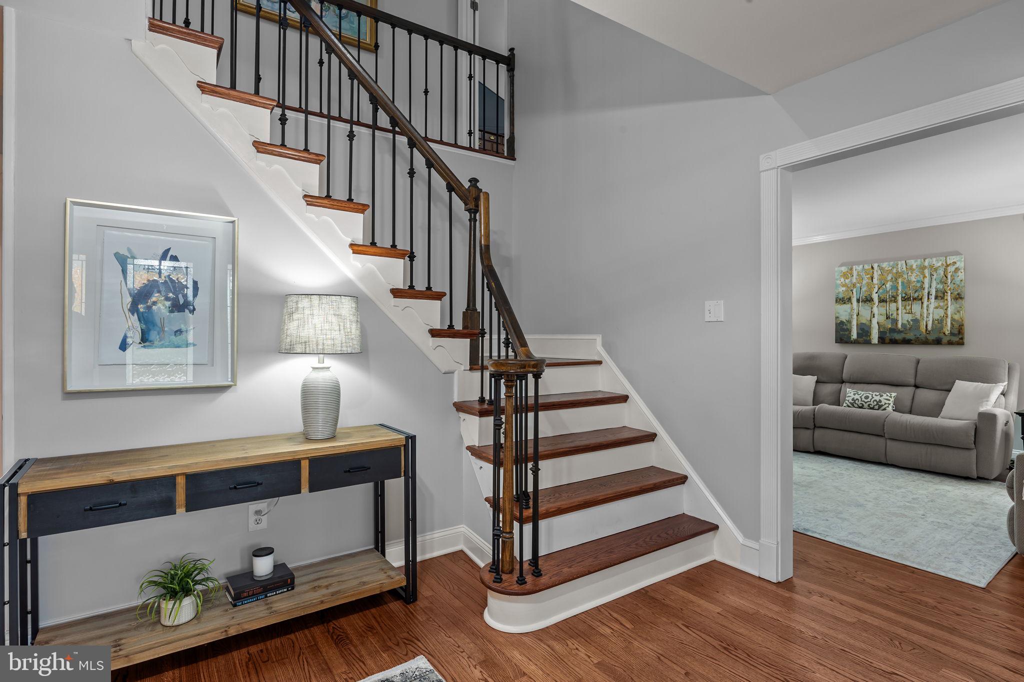 EDGEBROOK - Residential