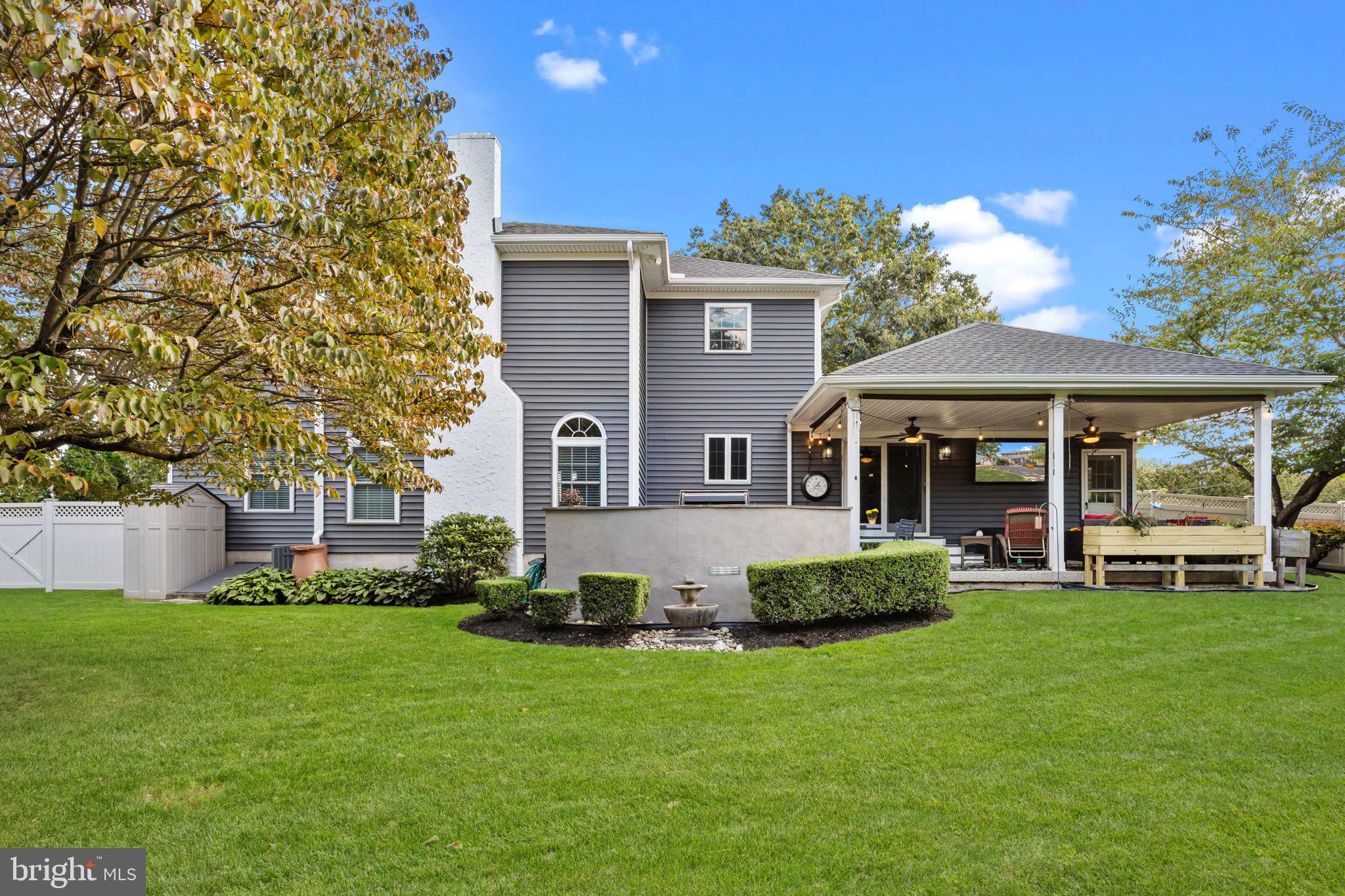 EDGEBROOK - Residential