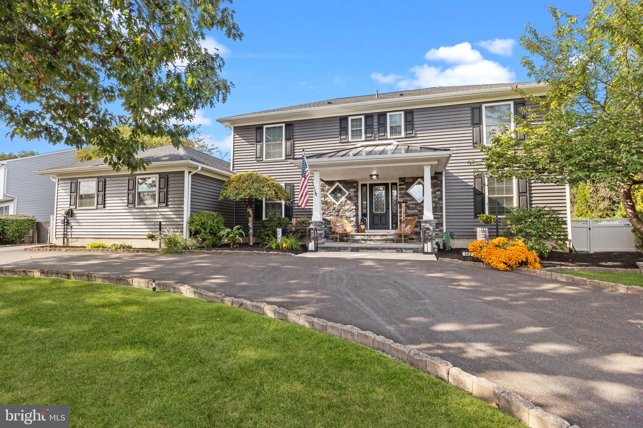 EDGEBROOK - Residential