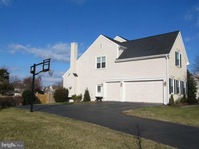 CAMERON CHASE - Residential Lease