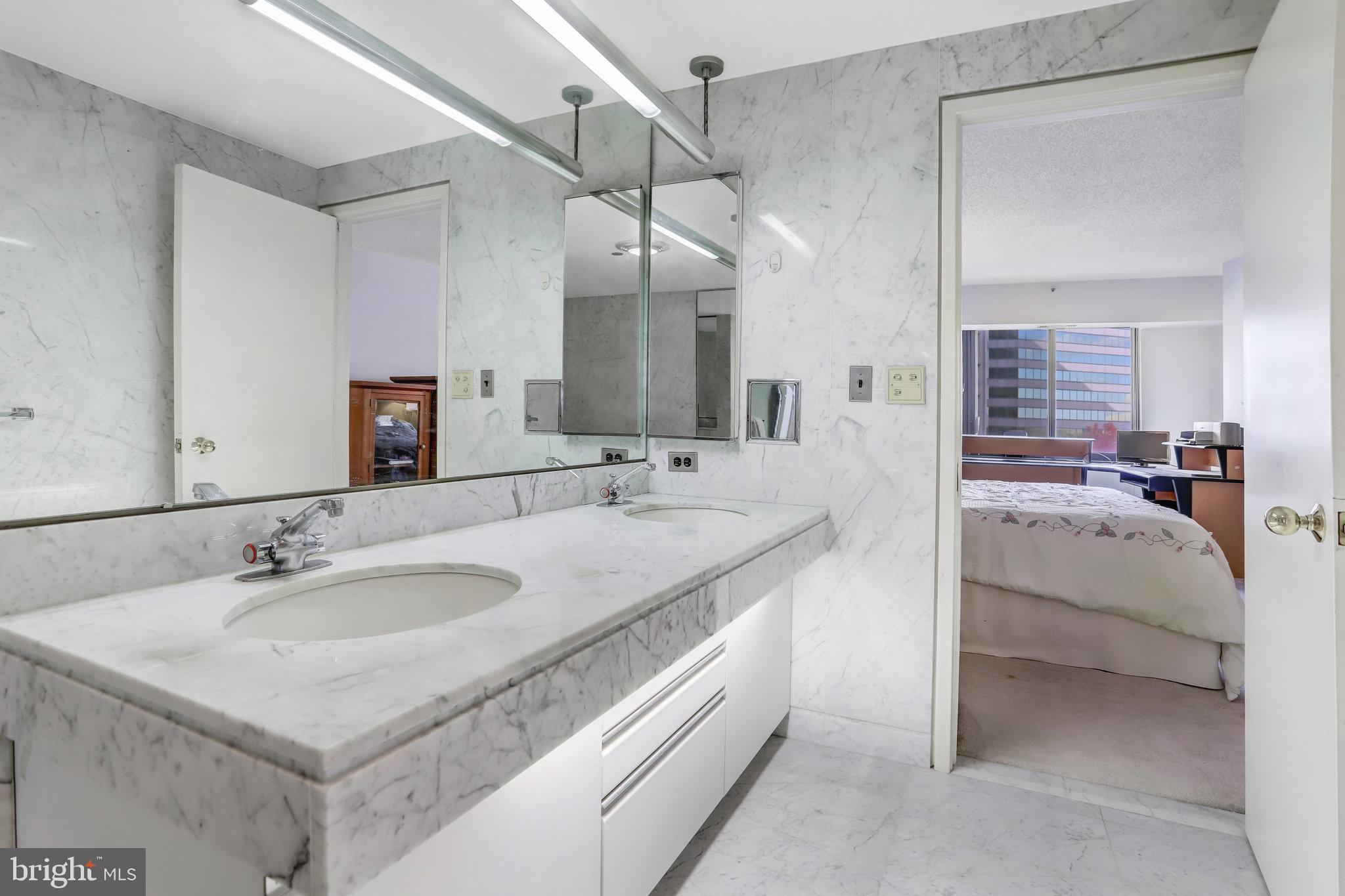 CRYSTAL GATEWAY - Residential