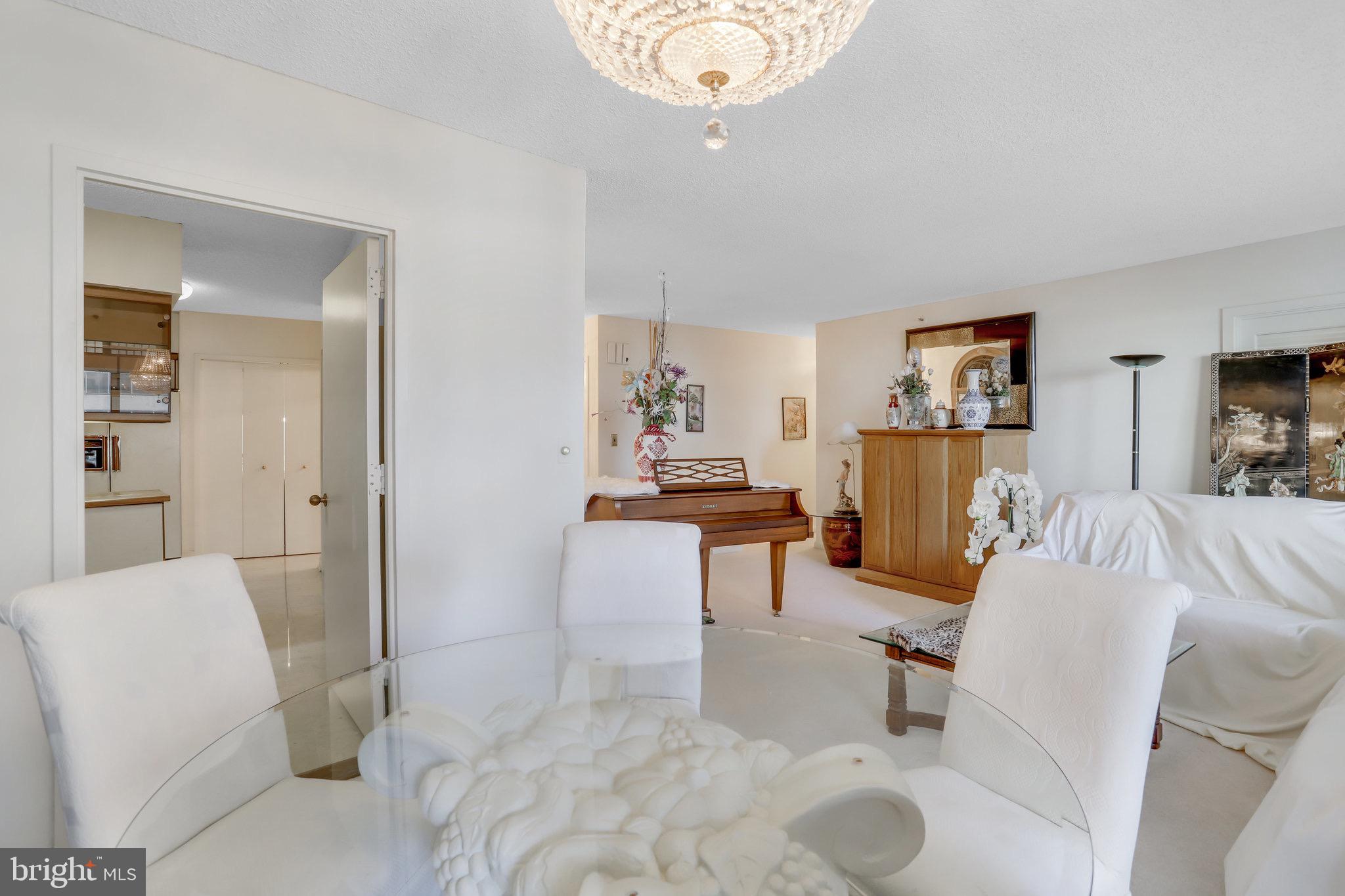 CRYSTAL GATEWAY - Residential