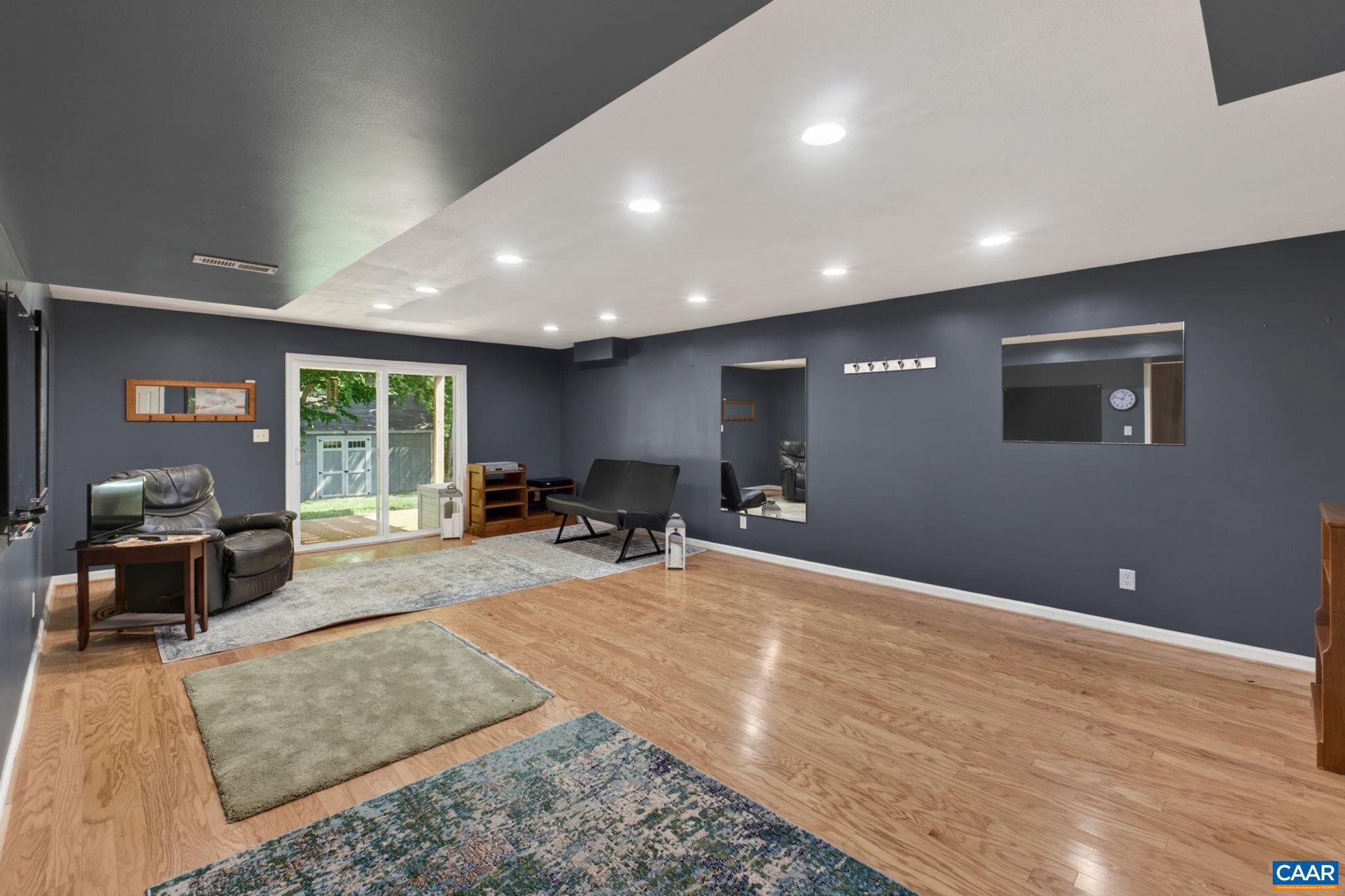 SYCAMORE SQUARE - Residential