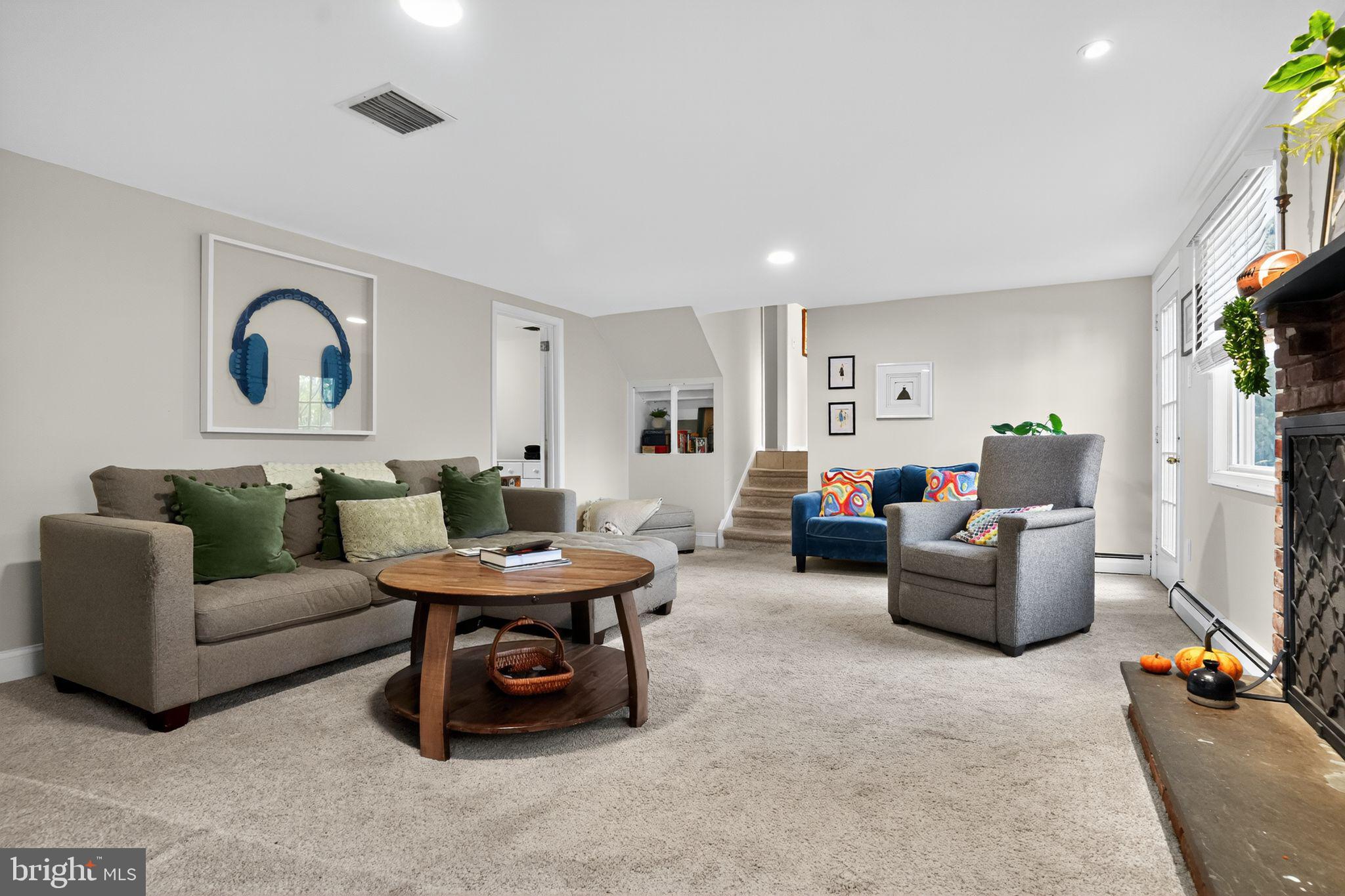 GWYNEDD ACRES - Residential