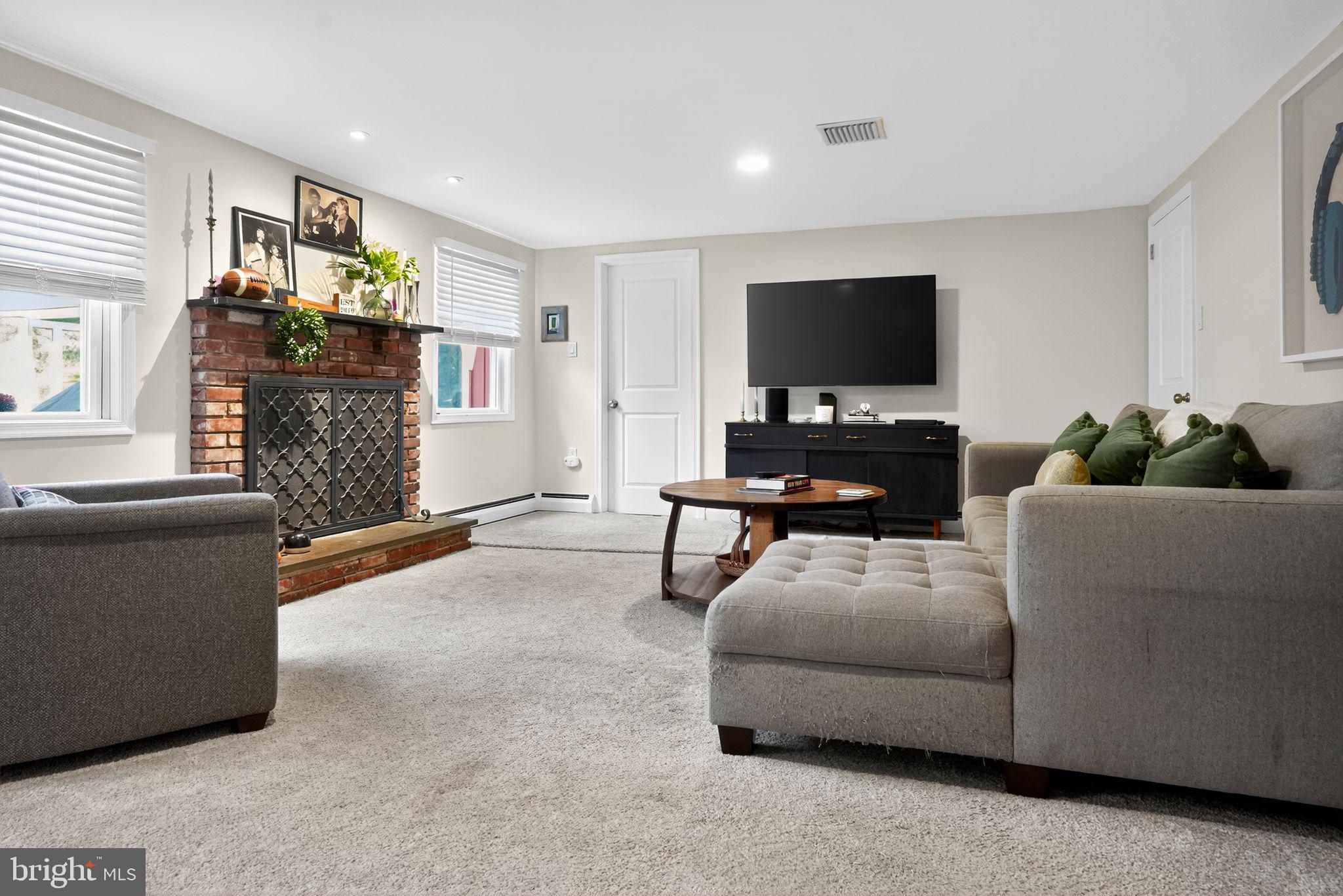 376 MEADOWBROOK ROAD