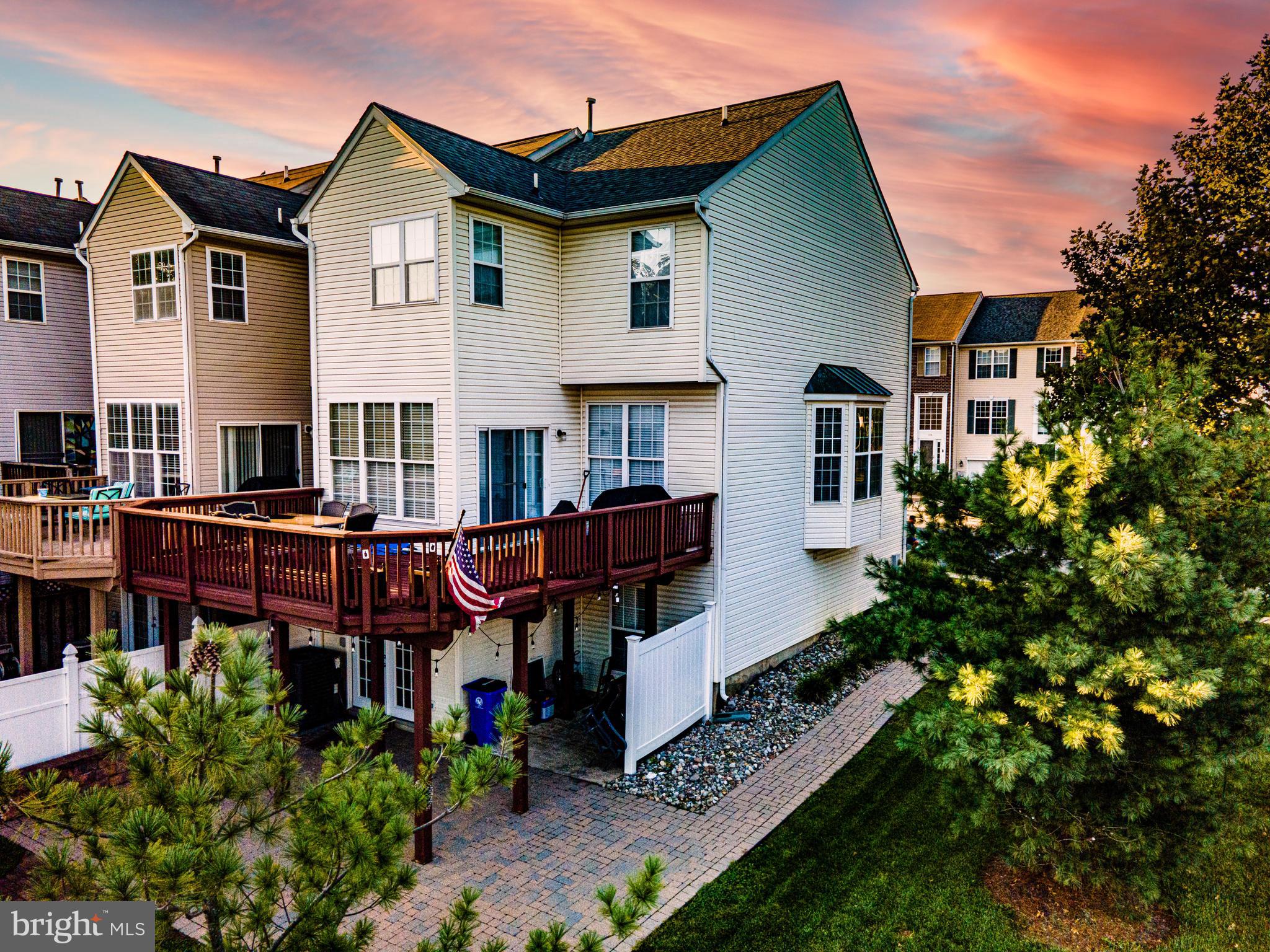 NORTH CROSSING - Residential