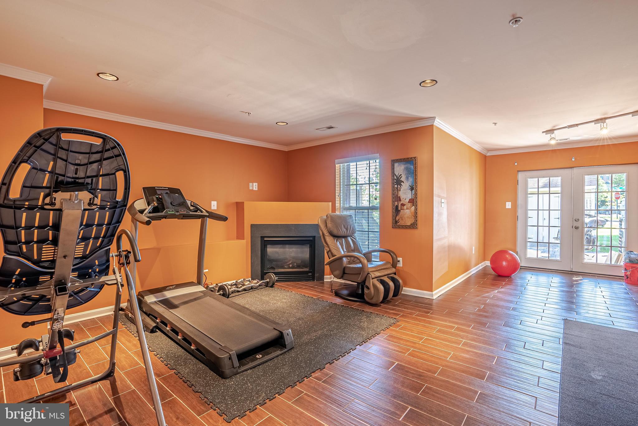 NORTH CROSSING - Residential