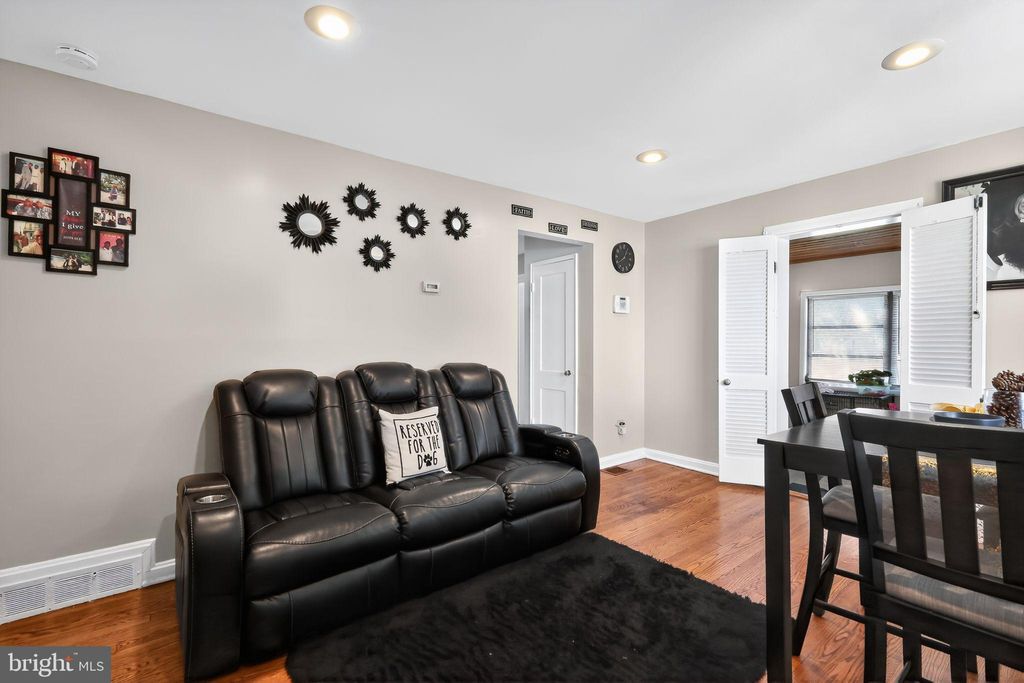 Photo of 916 Highview Drive, CAPITOL HEIGHTS, MD 20743 (MLS # MDPG2167046)