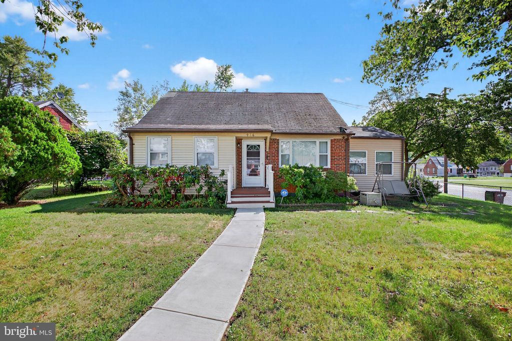 Photo of 916 Highview Drive, CAPITOL HEIGHTS, MD 20743 (MLS # MDPG2167046)