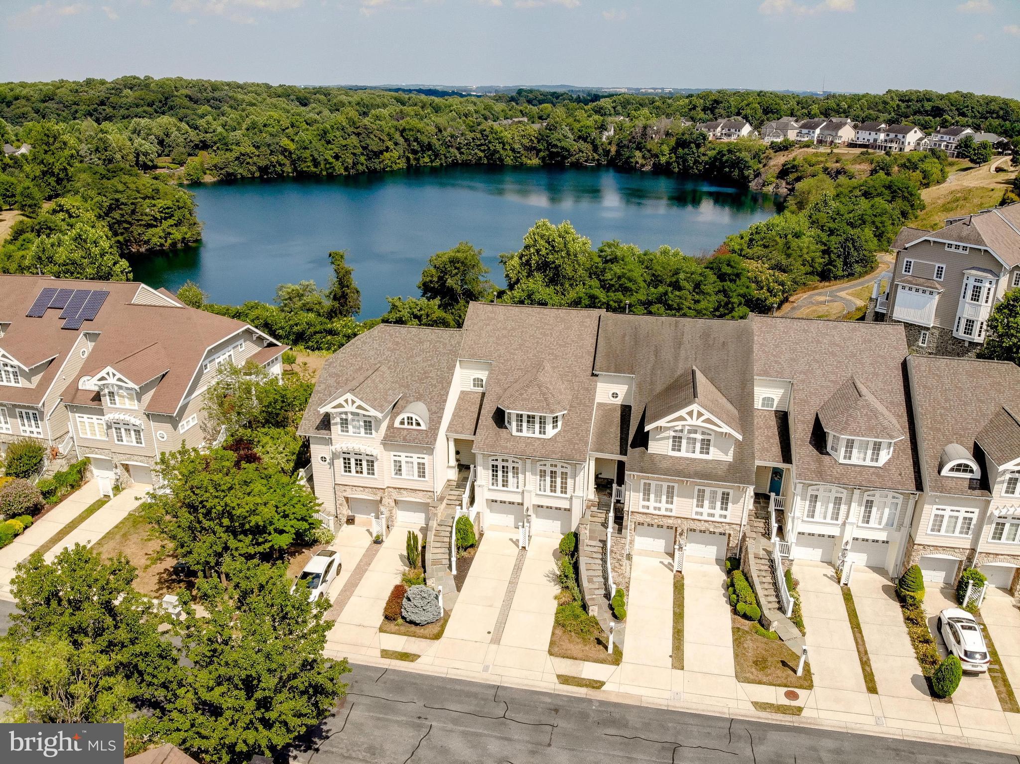 STONE LAKE - Residential