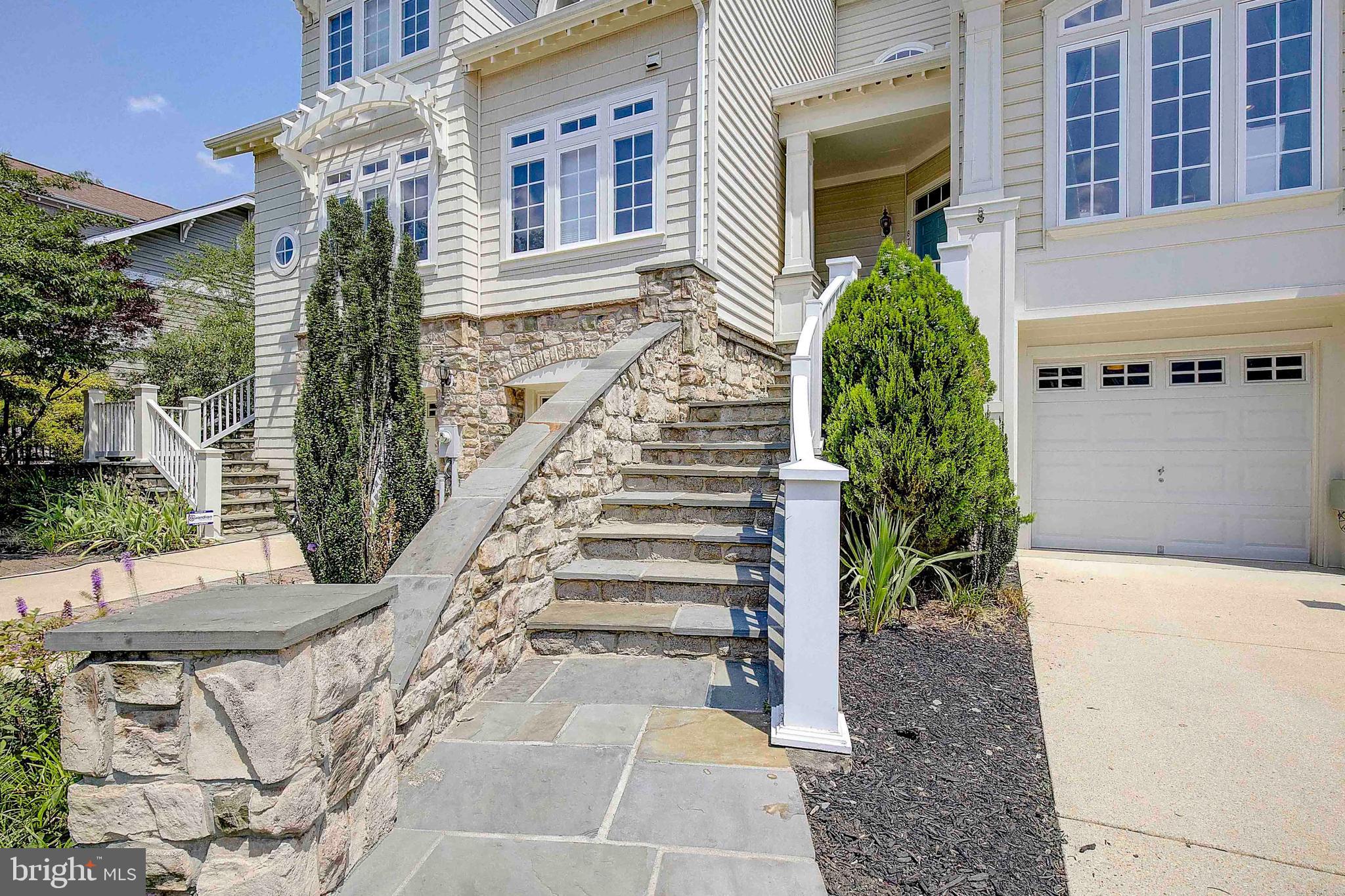 STONE LAKE - Residential