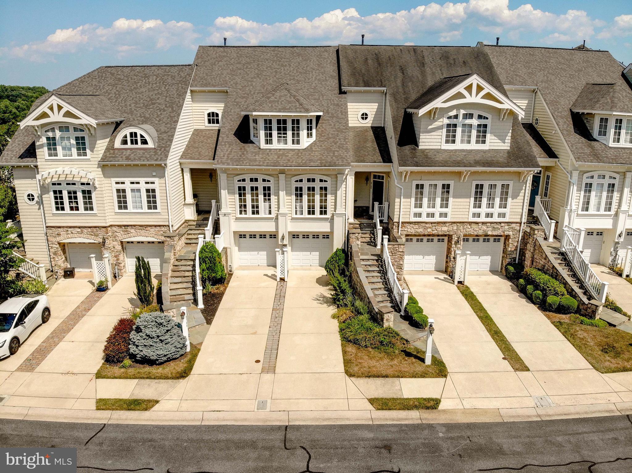 STONE LAKE - Residential