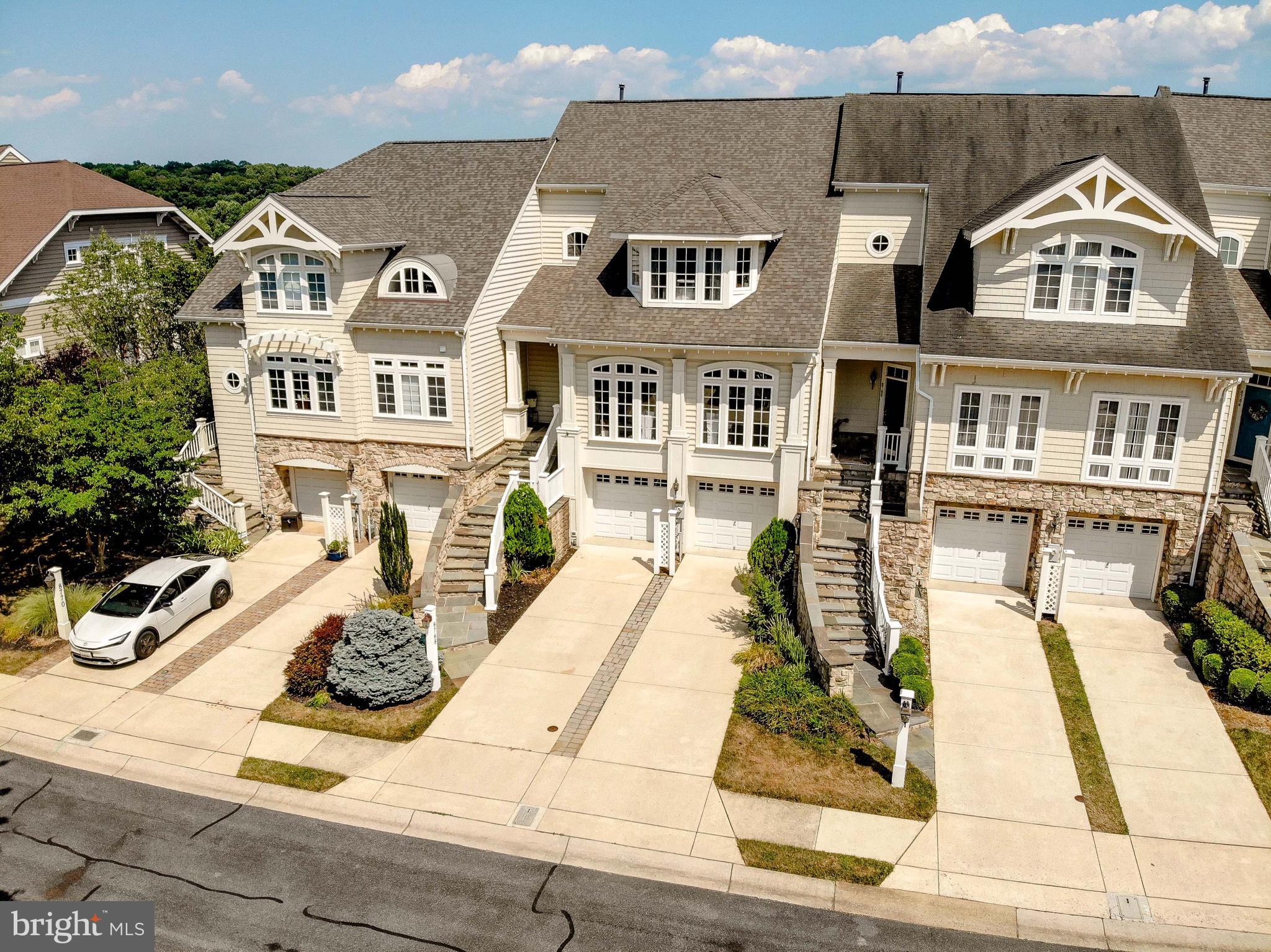 STONE LAKE - Residential