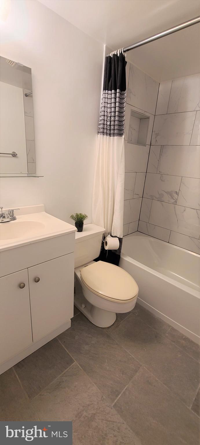 CHESTNUT RIDGE MANOR - Residential