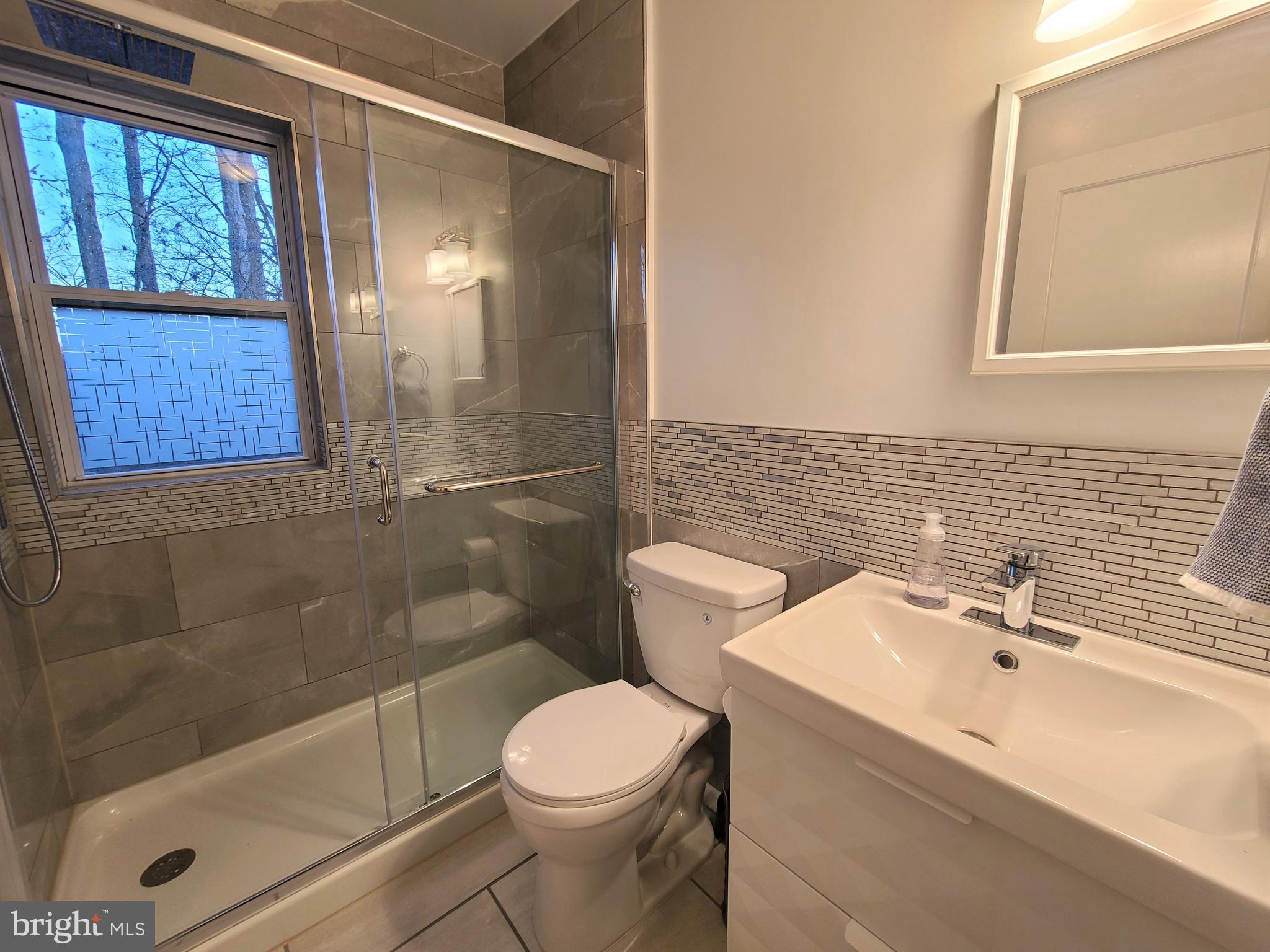 CHESTNUT RIDGE MANOR - Residential