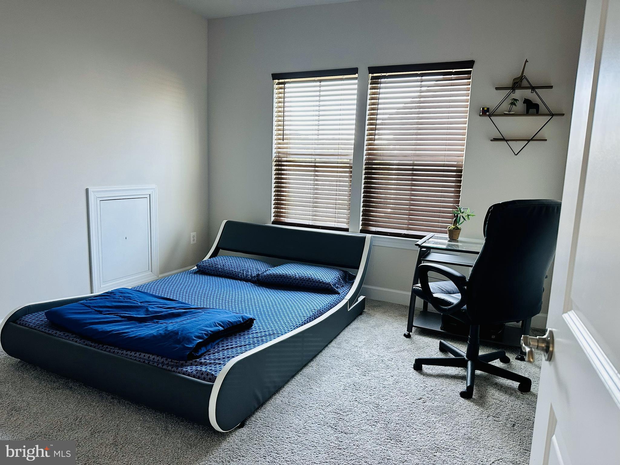 BRADLEY SQUARE - Residential Lease