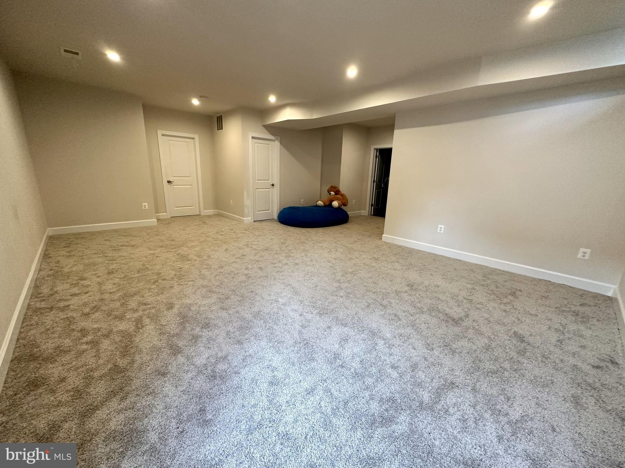 BRADLEY SQUARE - Residential Lease