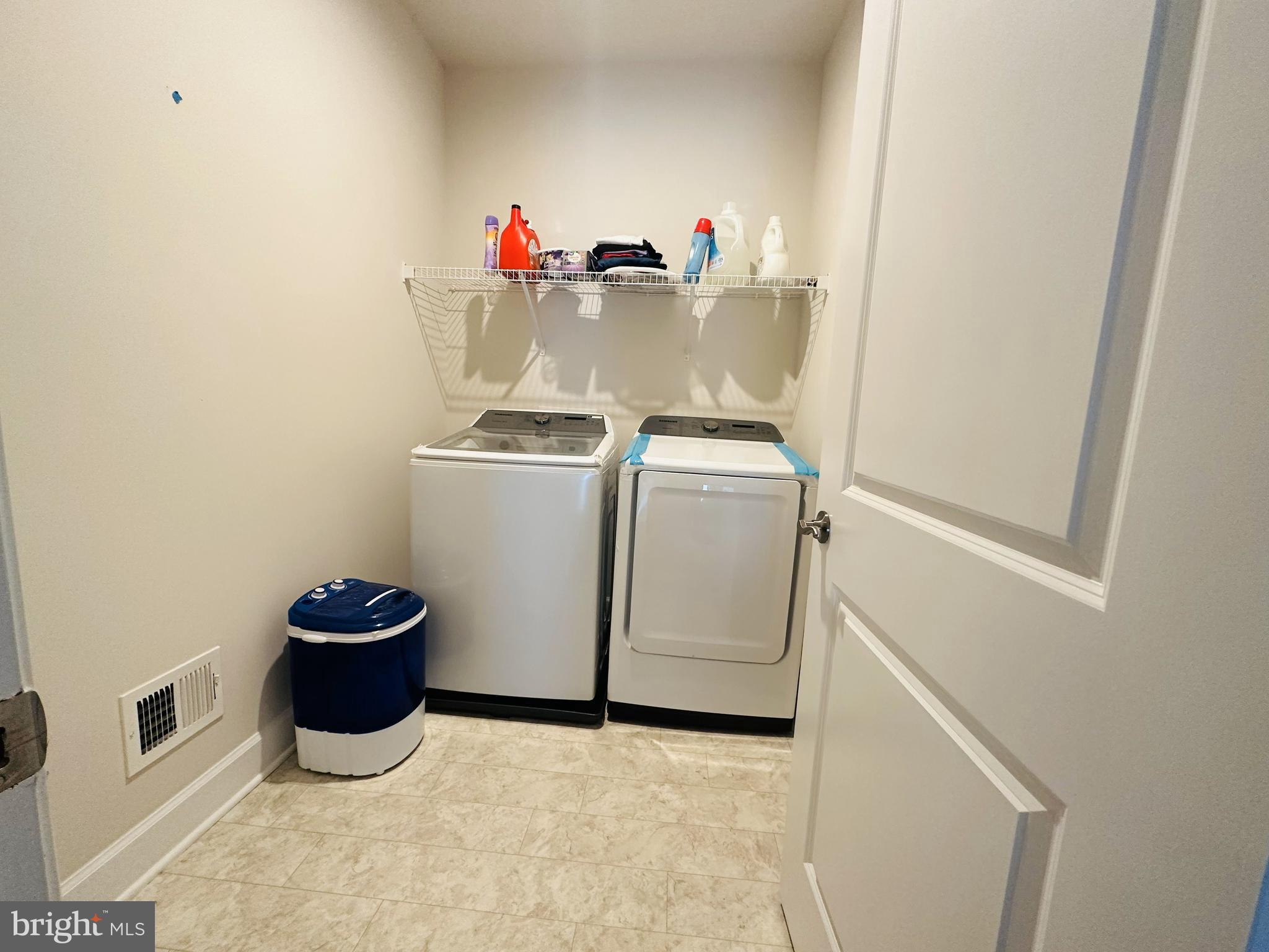 BRADLEY SQUARE - Residential Lease