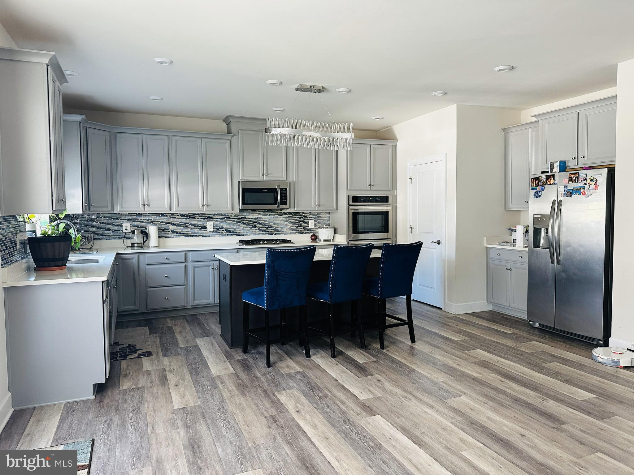 BRADLEY SQUARE - Residential Lease