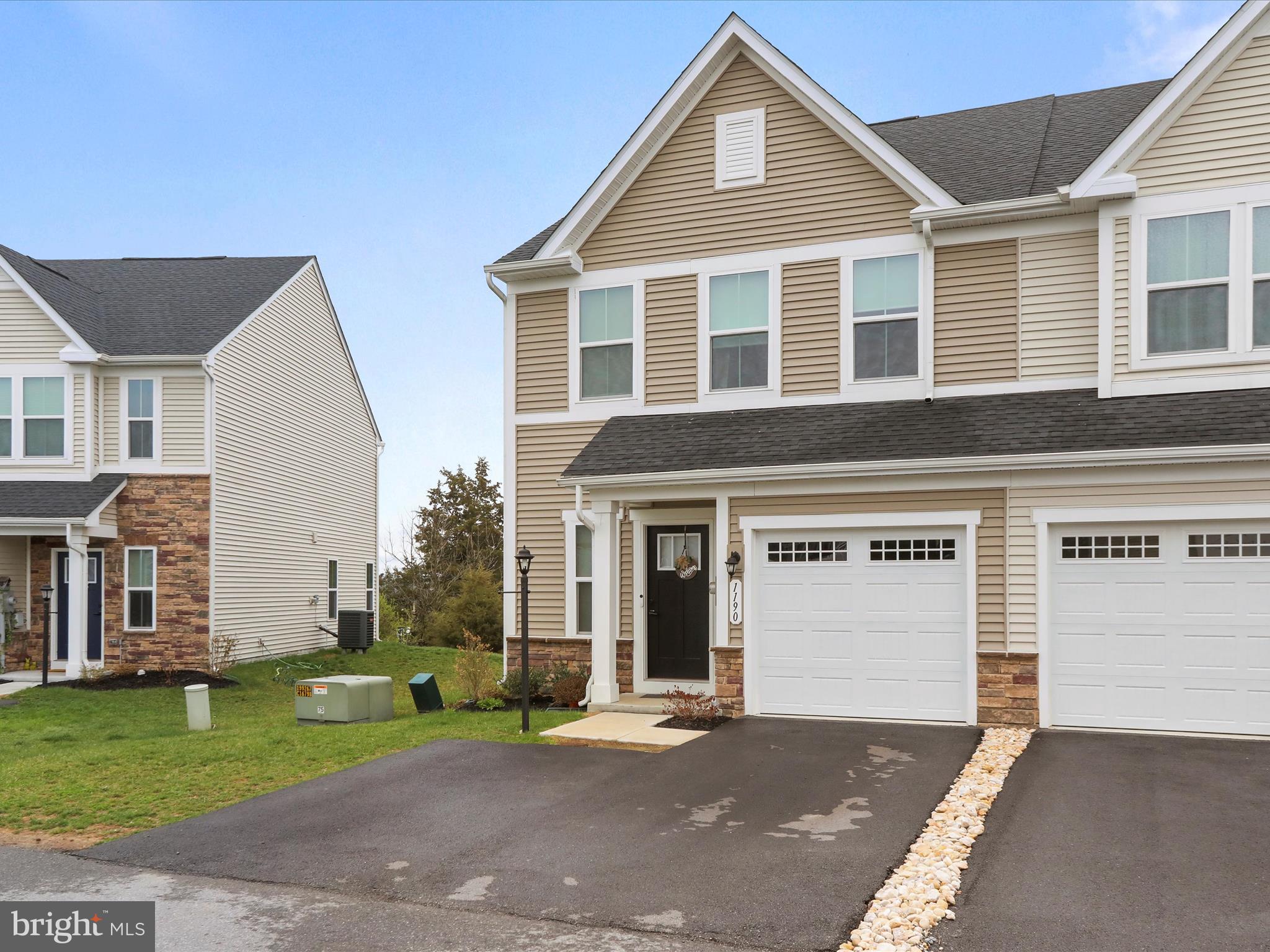 1190 EMILYS COURT